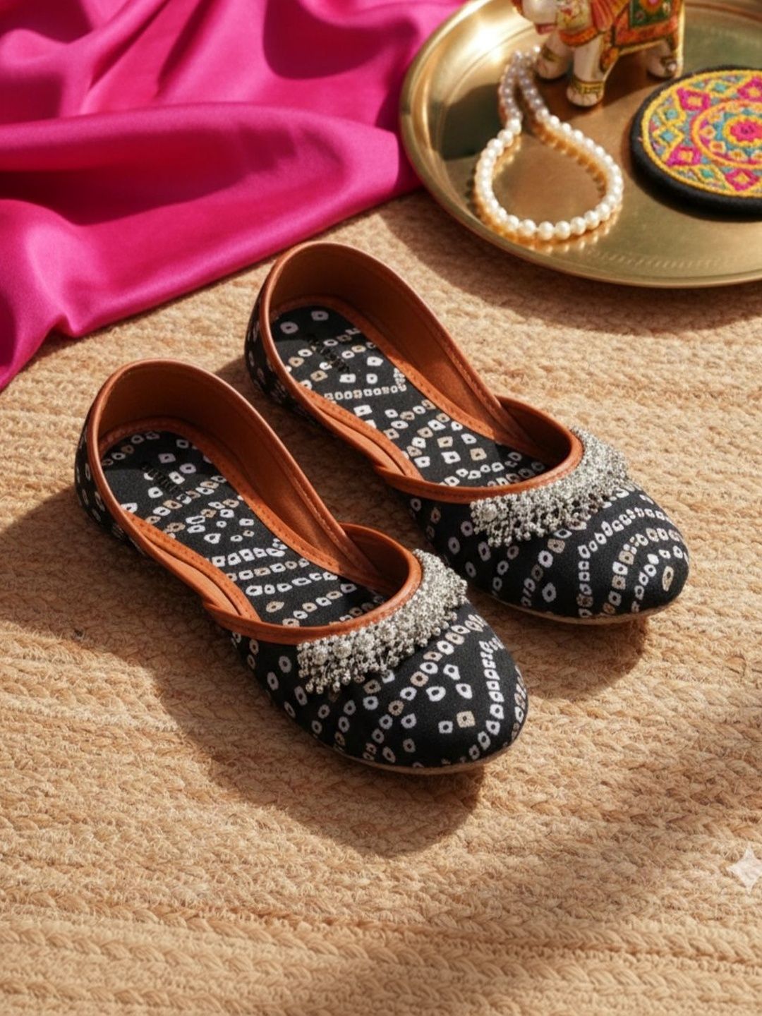 Anouk Women Embellished Mojaris Flats-picture-13