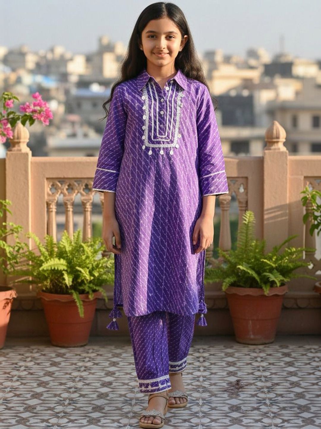 KIDAROO Girls Ethnic Motifs Printed Regular Thread Work Pure Silk Kurta with Trousers-picture-0