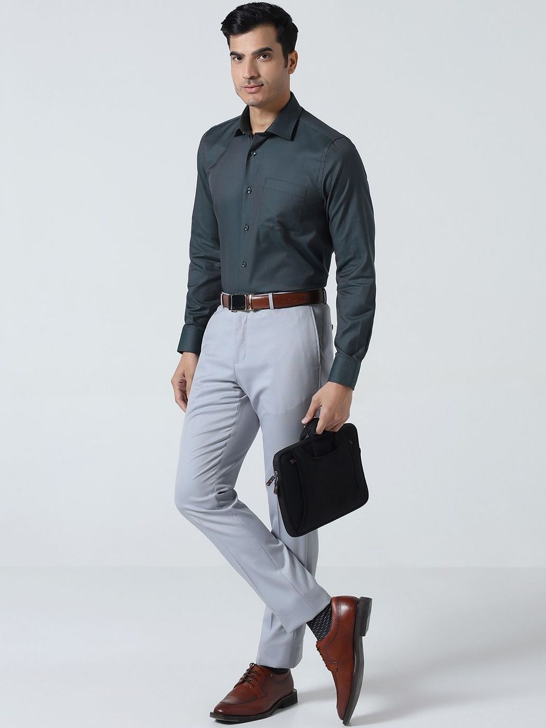 Blackberrys Men Slim Fit Easy Wash Trousers-picture-24