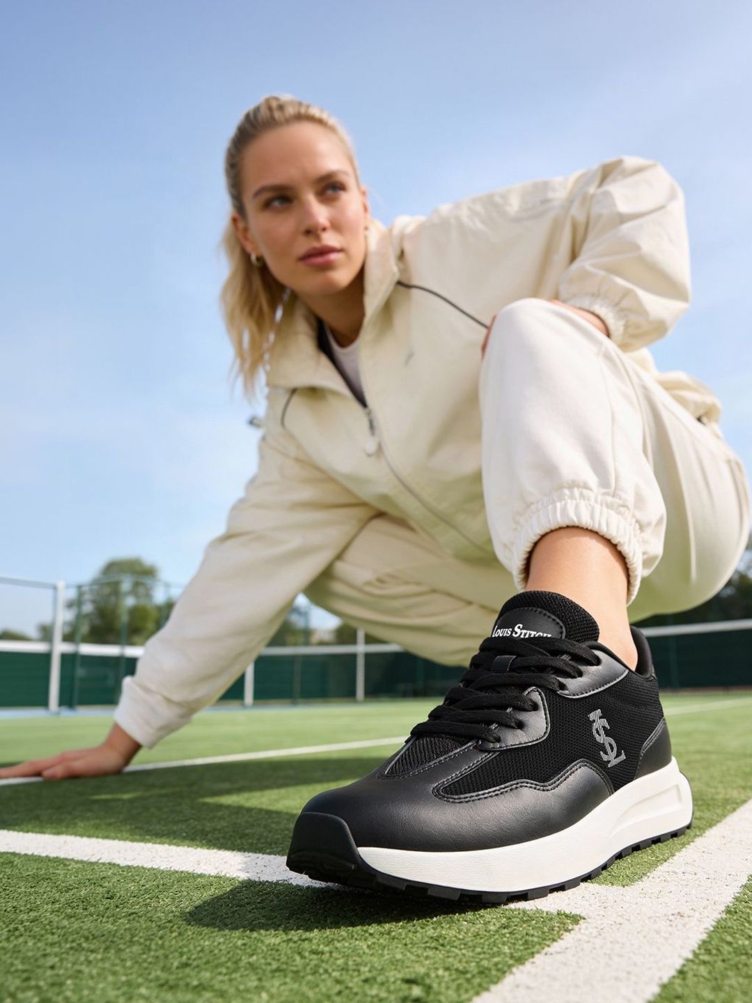 LOUIS STITCH Women Training or Gym Non-Marking Shoes