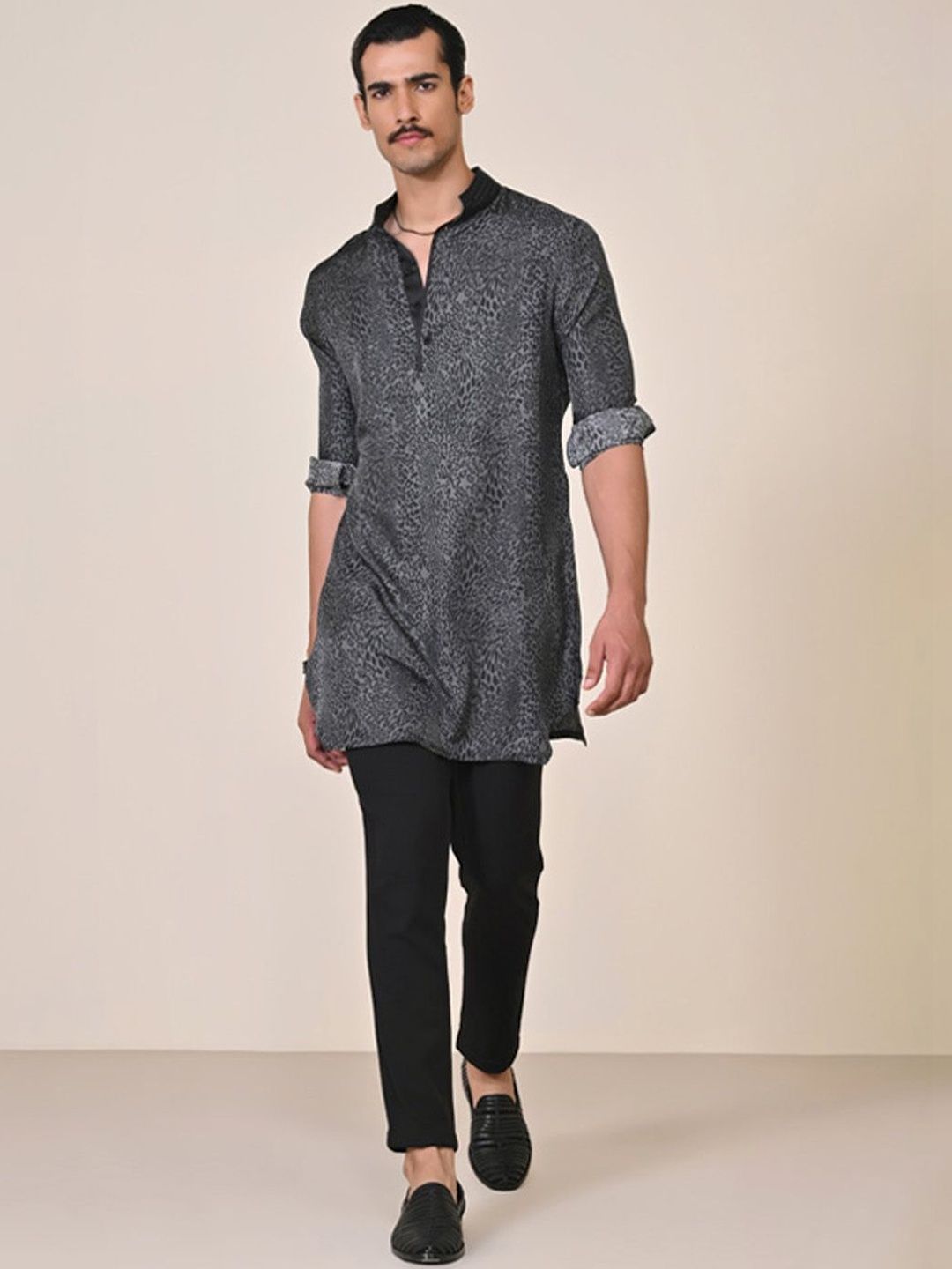 S&N by Shantnu Nikhil Men Geometric Kurta-picture-16