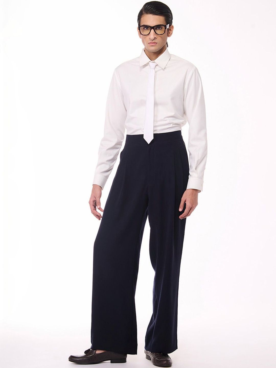 S&N by Shantnu Nikhil Men Slim Fit Pleated Trousers-picture-32