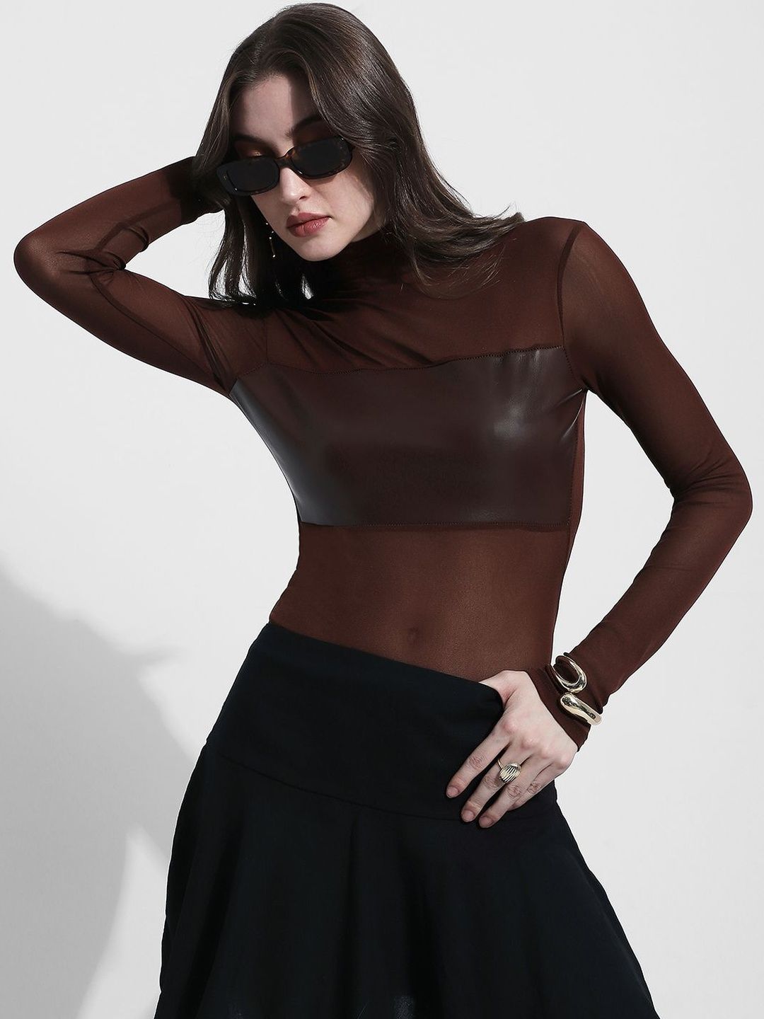 SHOWOFFFF Top-picture-16