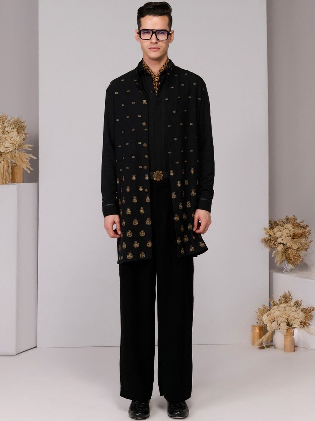 S&N by Shantnu Nikhil Men Floral Thread Work Kurta-picture-58