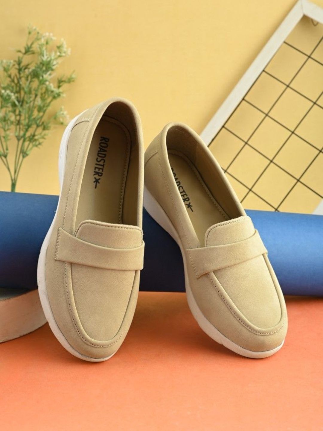 The Roadster Lifestyle Co Women Round Toe Lightweight Slip-On Loafers-picture-58