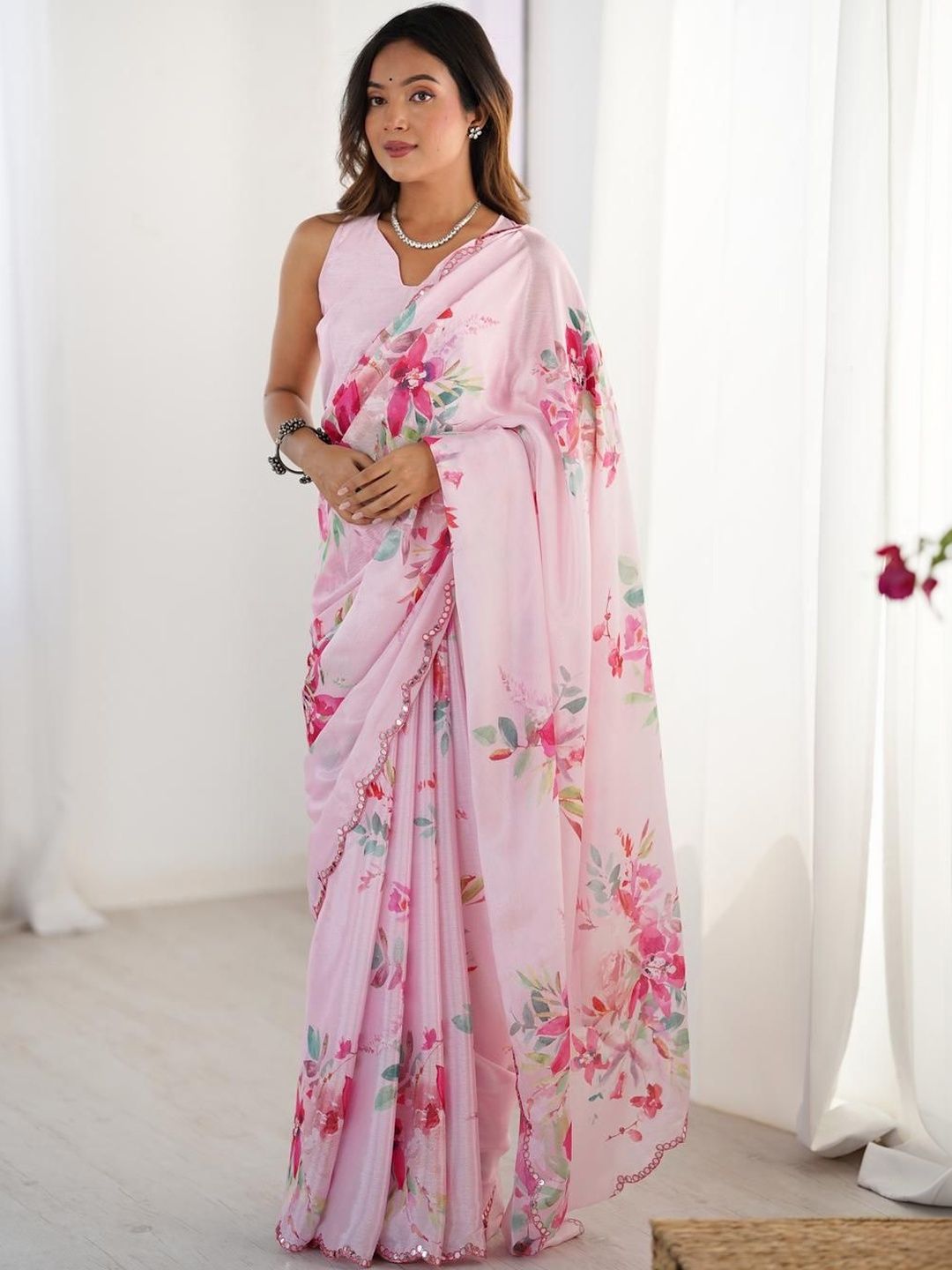 Urban Pallu Floral Sequinned Silk Blend Saree-image-29