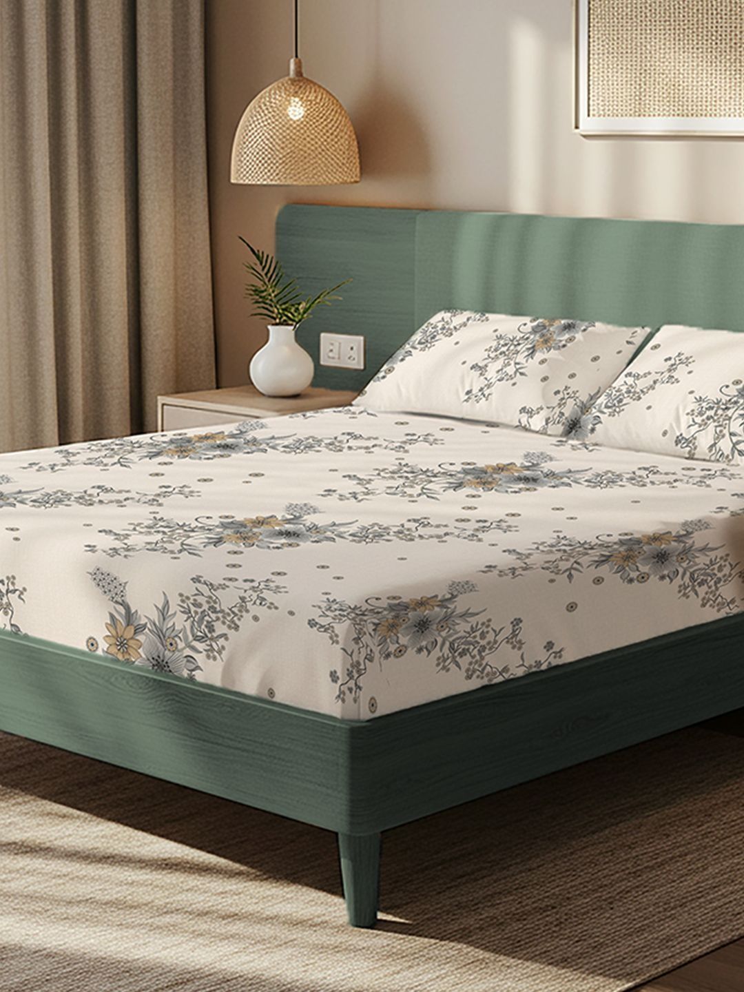 URBAN SPACE Cream-Coloured Floral 200 TC Queen Bedsheet with 2 Pillow Covers