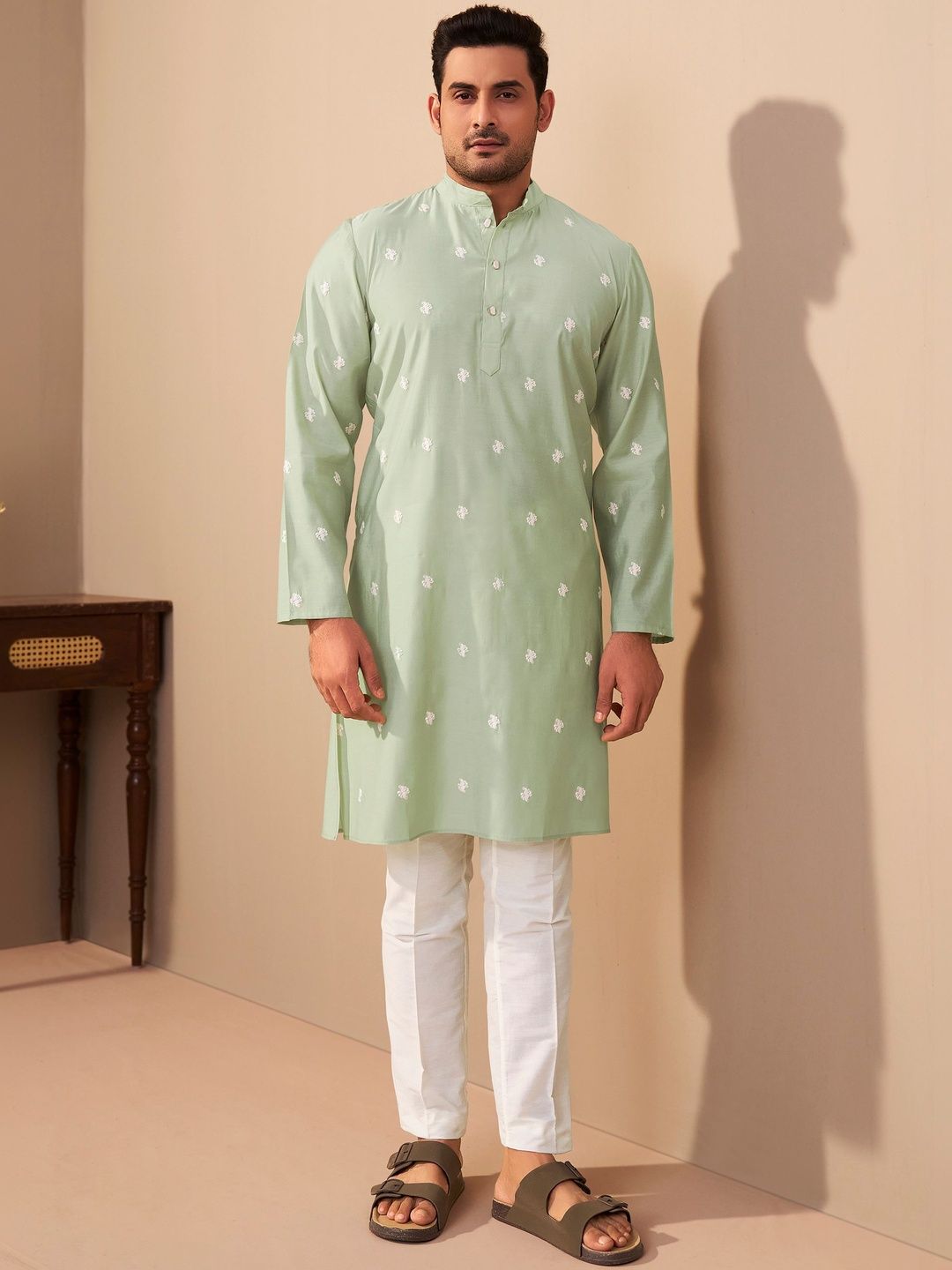 House of Pataudi Embroidered Mandarin Collar Knee Length Straight Kurta-picture-19
