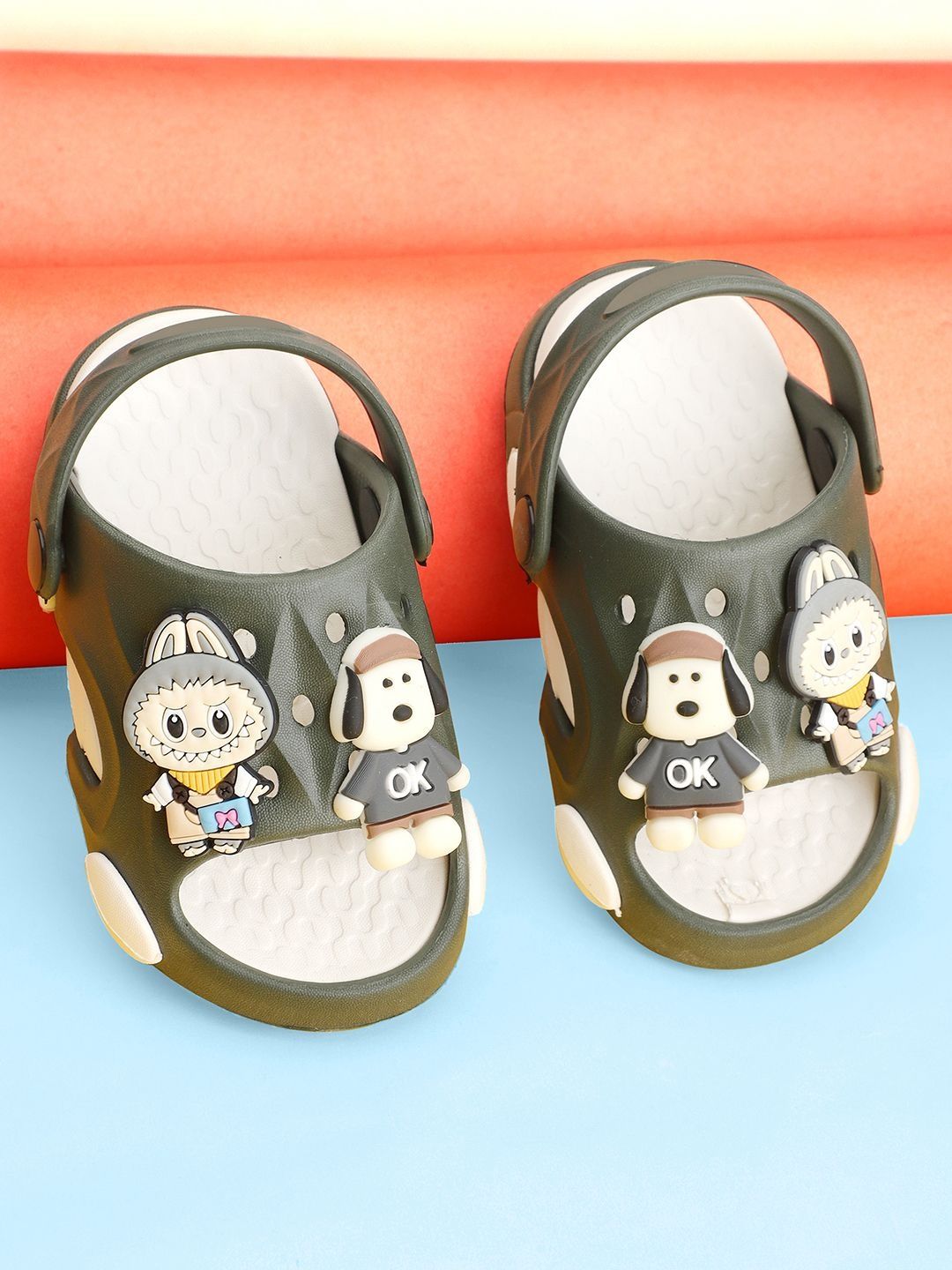YK Unisex Kids Embellished Clogs-picture-10