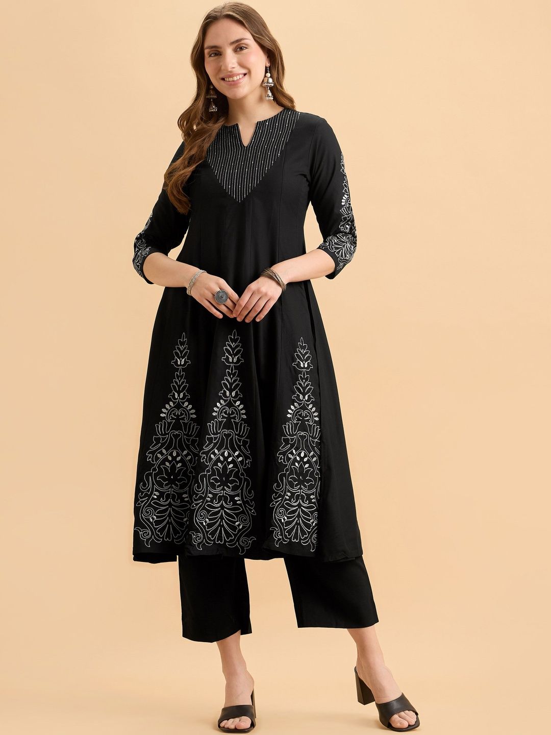Vismay Ethnic Motifs Embroidered V-Neck Thread Work Thread Work Panelled Kurti-picture-24