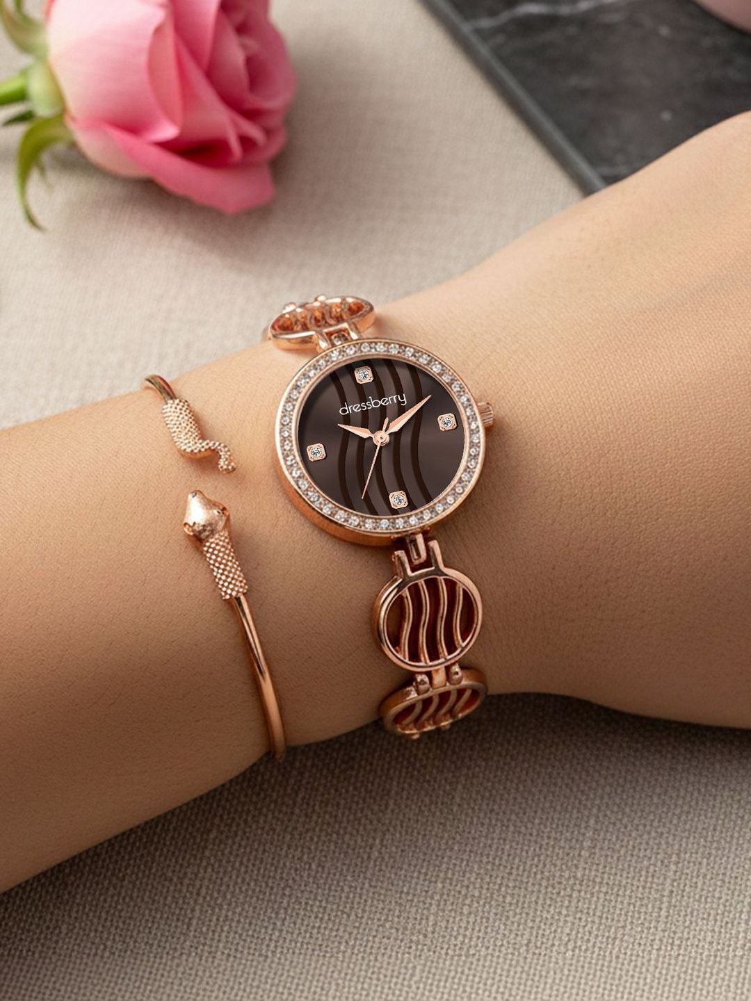 DressBerry Women Dial & Bracelet Style Straps Analogue Date Aperture Watch DBWJSet26-47-picture-24
