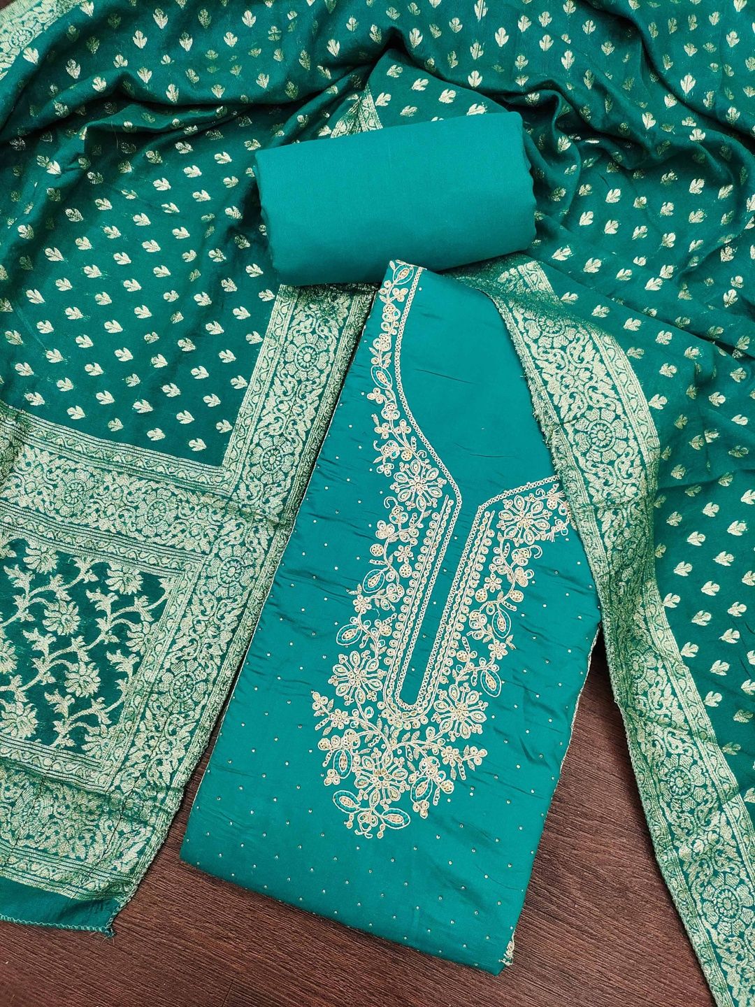 Maroosh Embroidered Pure Cotton Unstitched Dress Material-picture-11