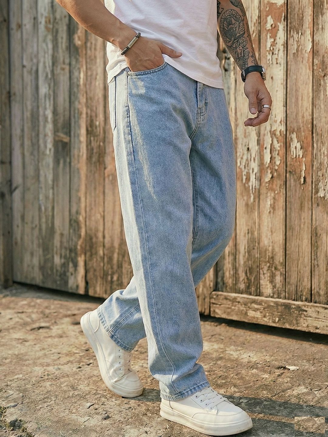 Veltick Men Mid-Rise Light Fade Jeans-image-18