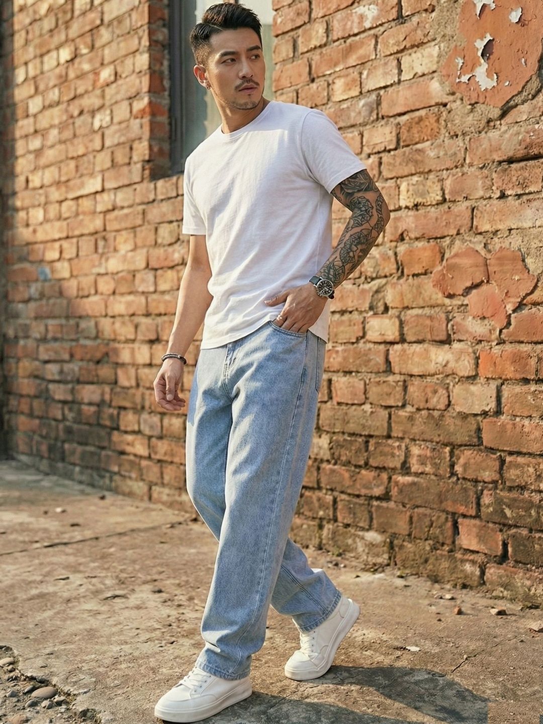 Veltick Men Mid-Rise Light Fade Jeans-image-22