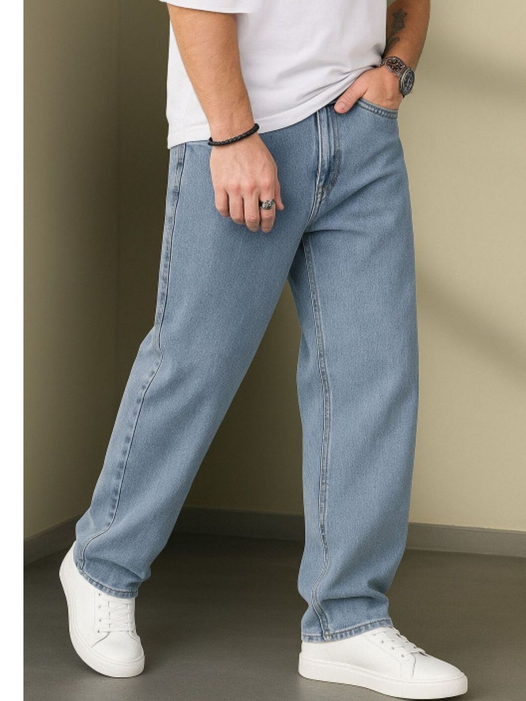 Veltick Men Mid-Rise Light Fade Jeans-image-39