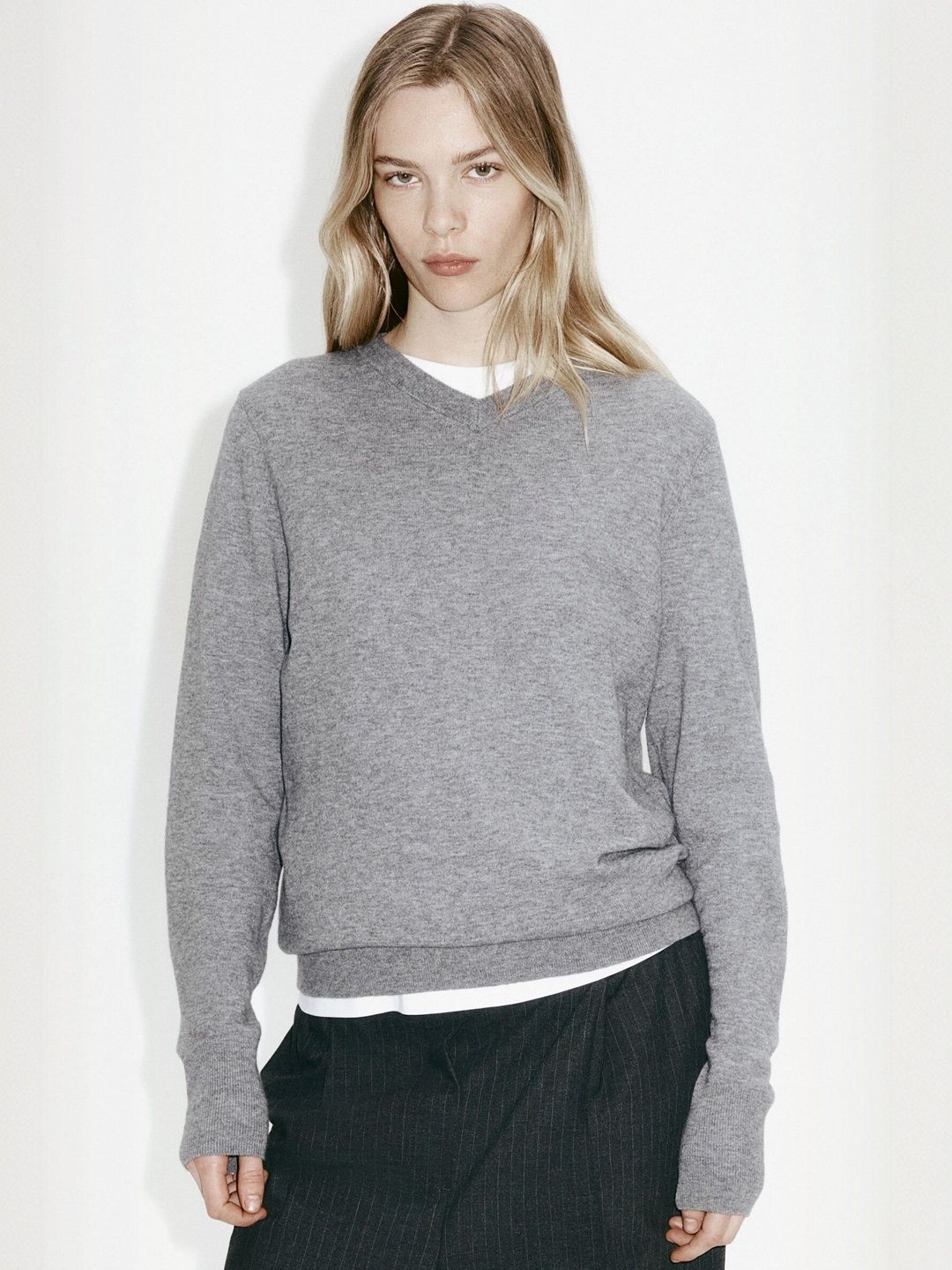 H&M V-Neck Jumper-picture-49