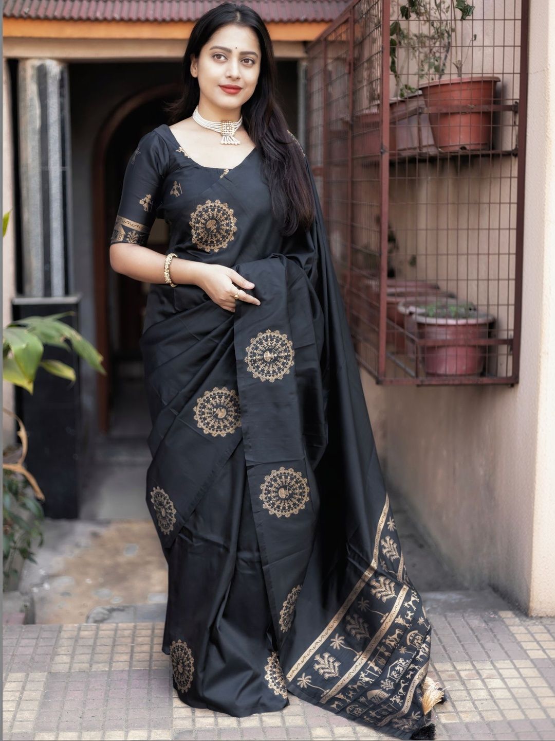 all about you Ethnic Motifs Silk Blend Banarasi Saree-image-29