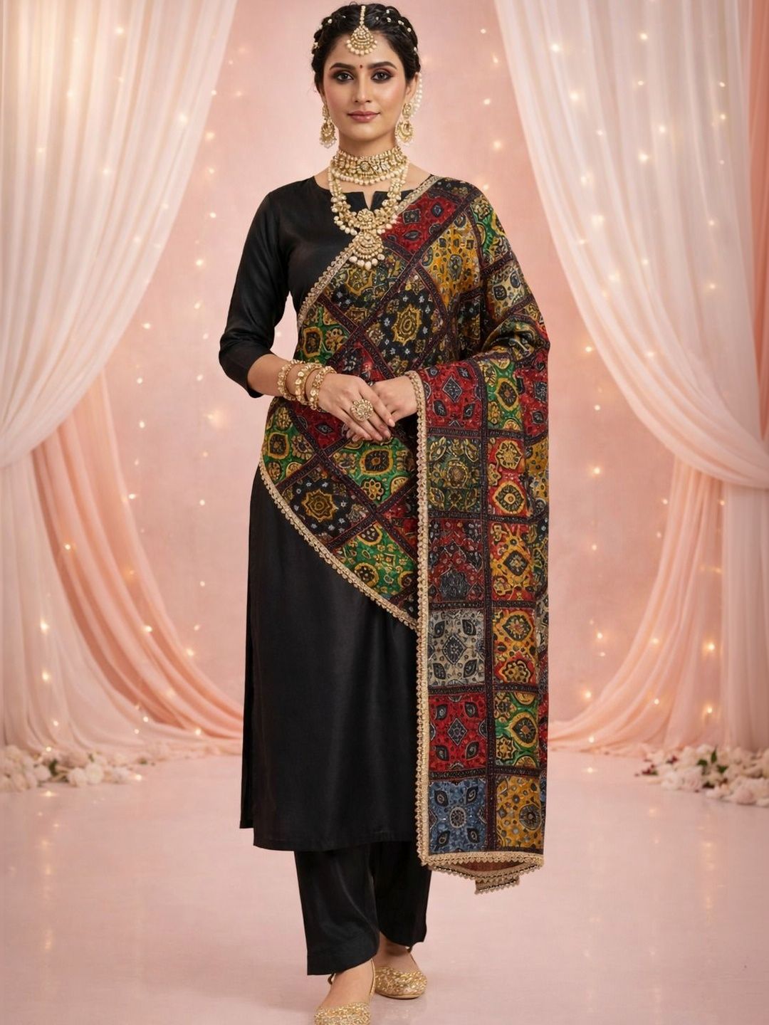 YUGAVEERAA Ethnic Motifs Printed Kalamkari Dupatta with Gotta Patti