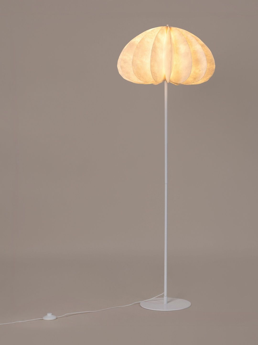 FIG Beige Metal Daisy Floor Lamp