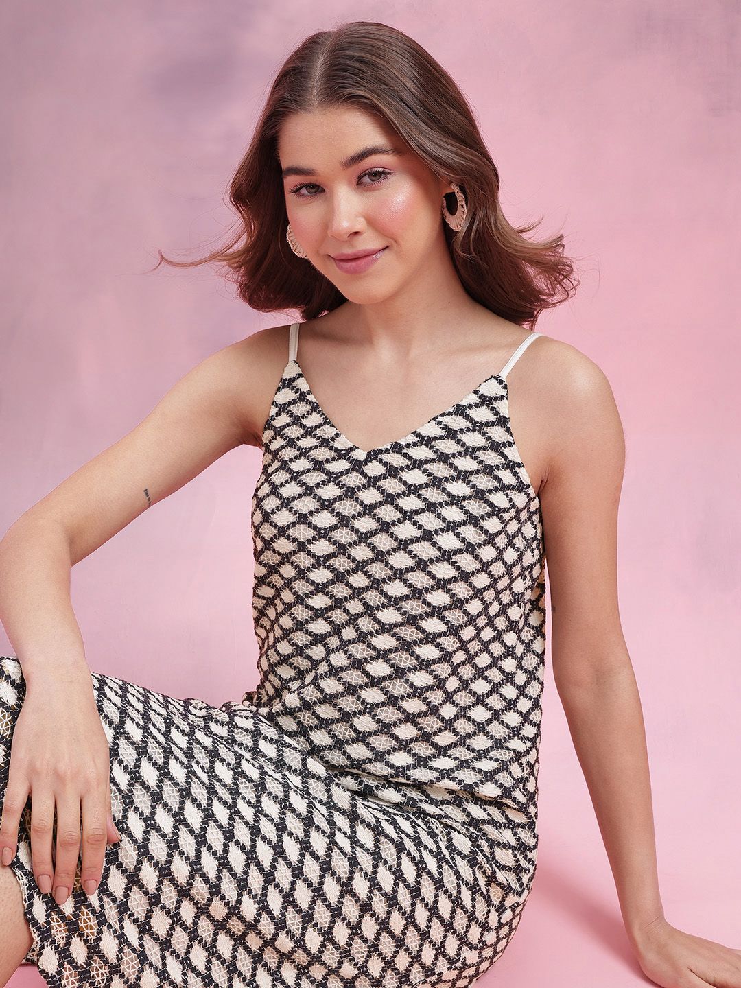 DressBerry Geometric Self Design Crochet Sheath Dress-picture-38