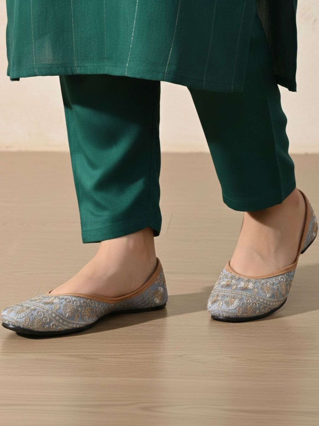 SZN Women Mojaris Flats-picture-22