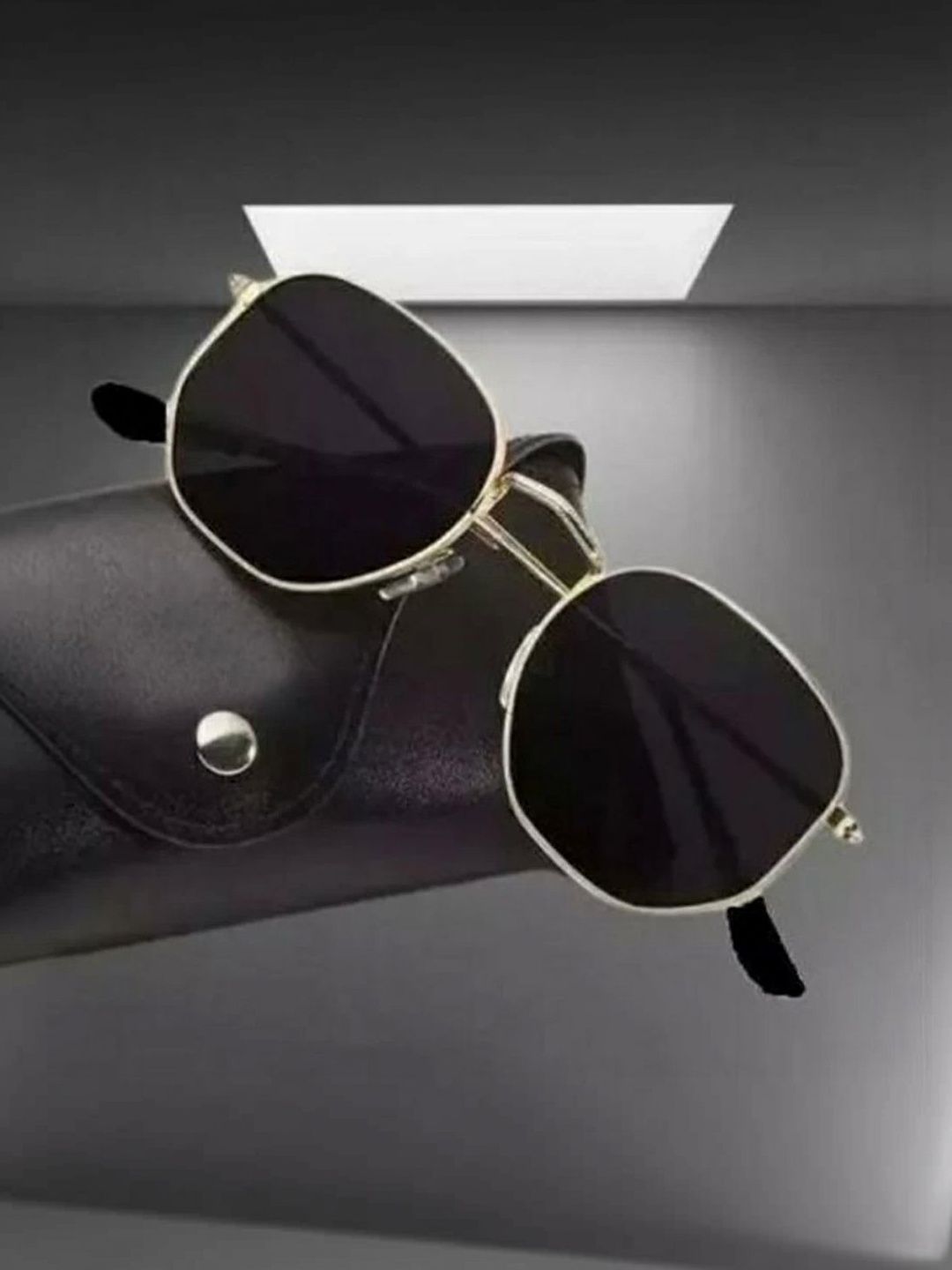 Elligator Men Black Lens & Silver-Toned Square Sunglasses with-picture-13