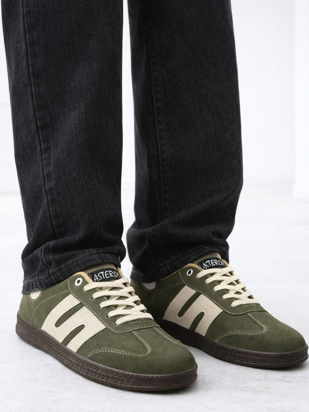 ASTEROID Men Colourblocked Sneakers-picture-22