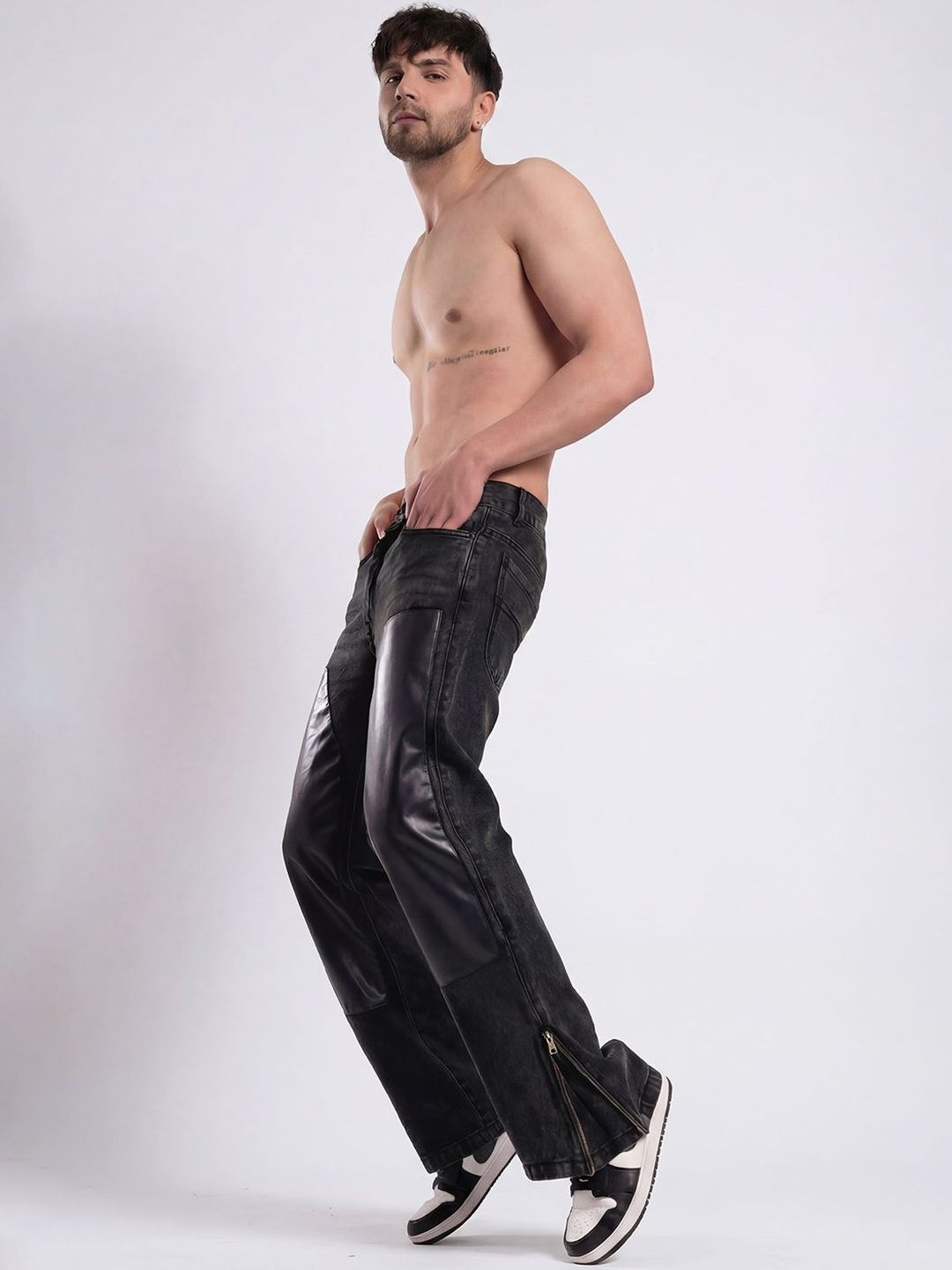 Fugazee Buy FUGAZEE Men Relaxed Fit Mid Rise Light Fade Jeans - Jeans for Men ...