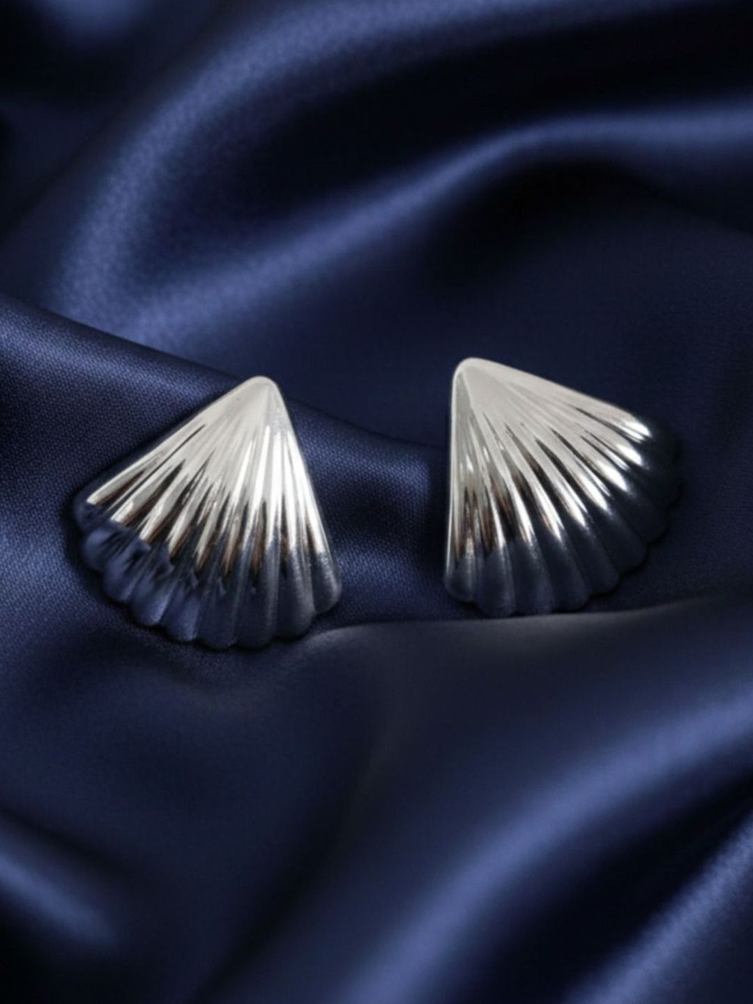 SZN Geometric Studs Earrings-picture-58