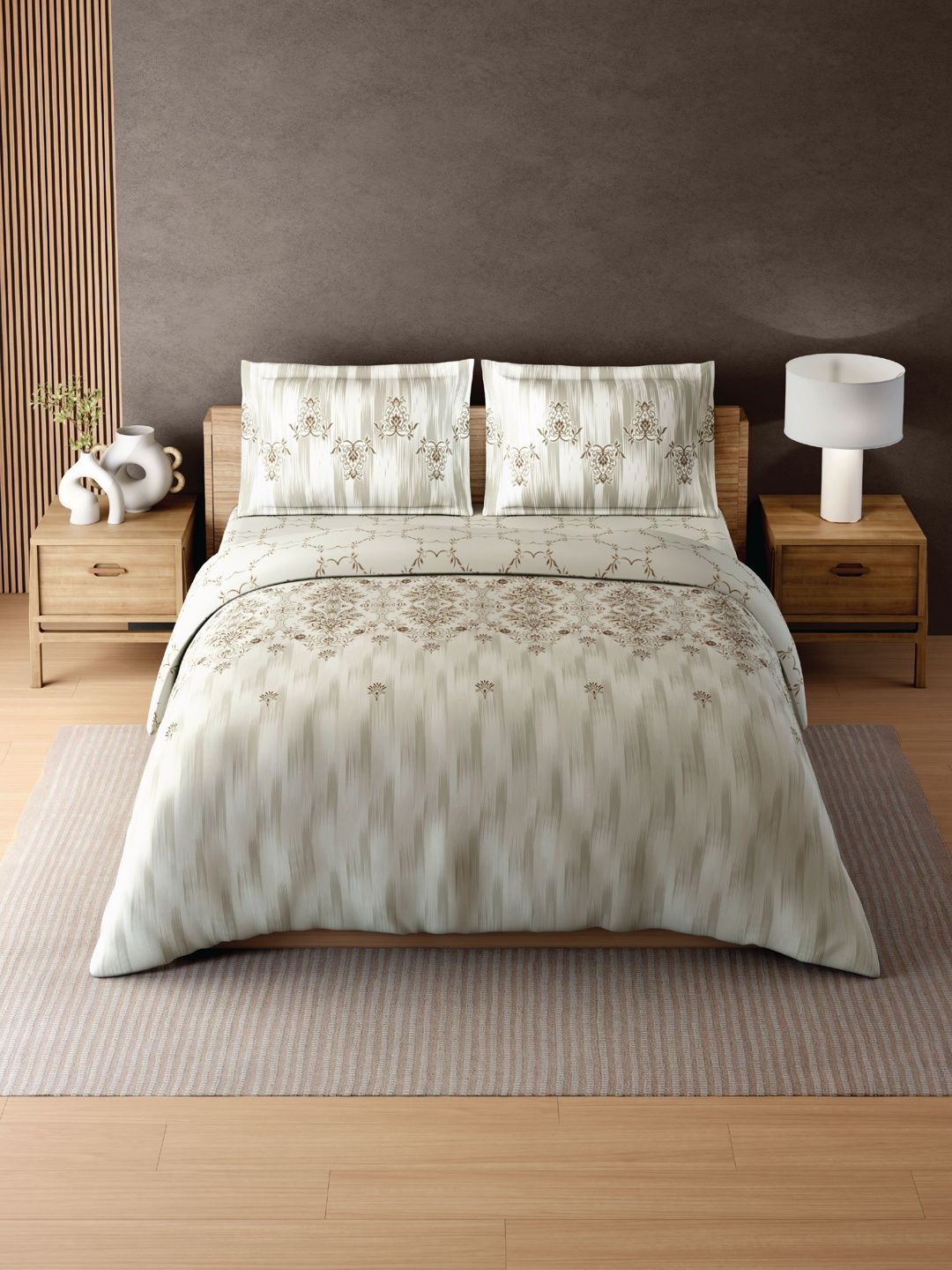 SPACES Cream-Coloured & Brown Floral Cotton 4 Piece Double King Superfine Bedding Set-image-31