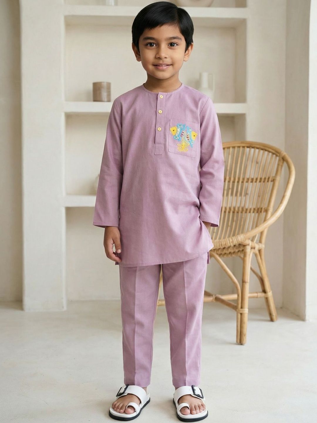 pspeaches Boys Ethnic Motifs Embroidered Regular Thread Work Pure Cotton Kurta with Trousers-picture-57