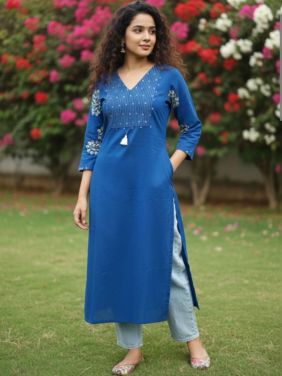 Varanga Women Sequinned Block Print Kurta-image-37