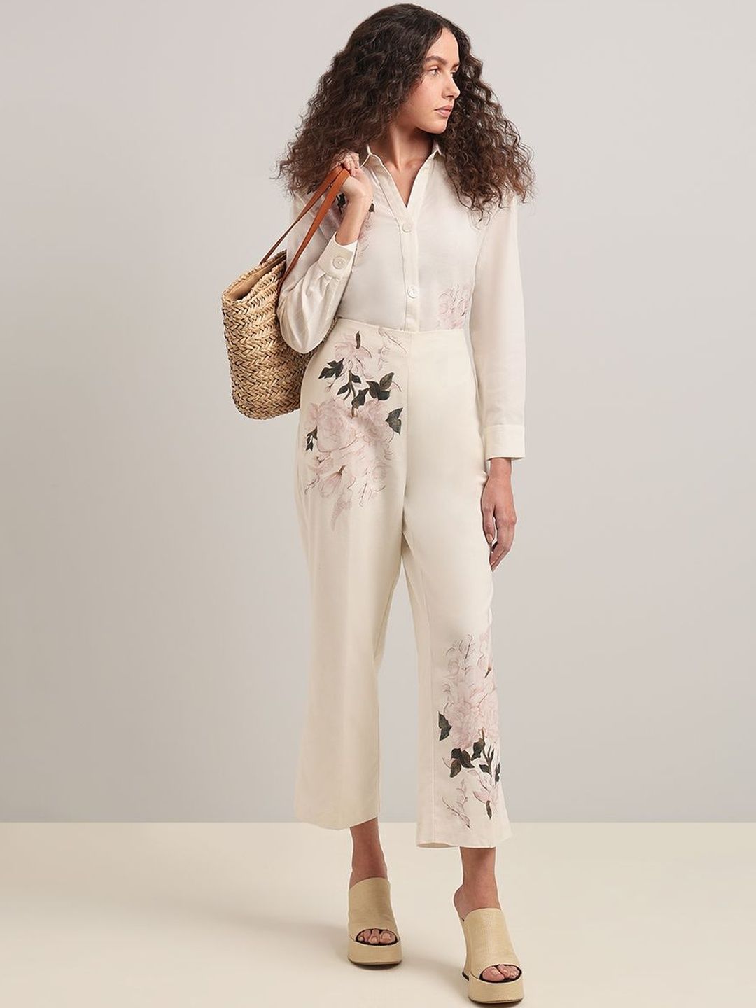 Vero Moda Women Floral Printed Straight Fit High-Rise Trousers-picture-42