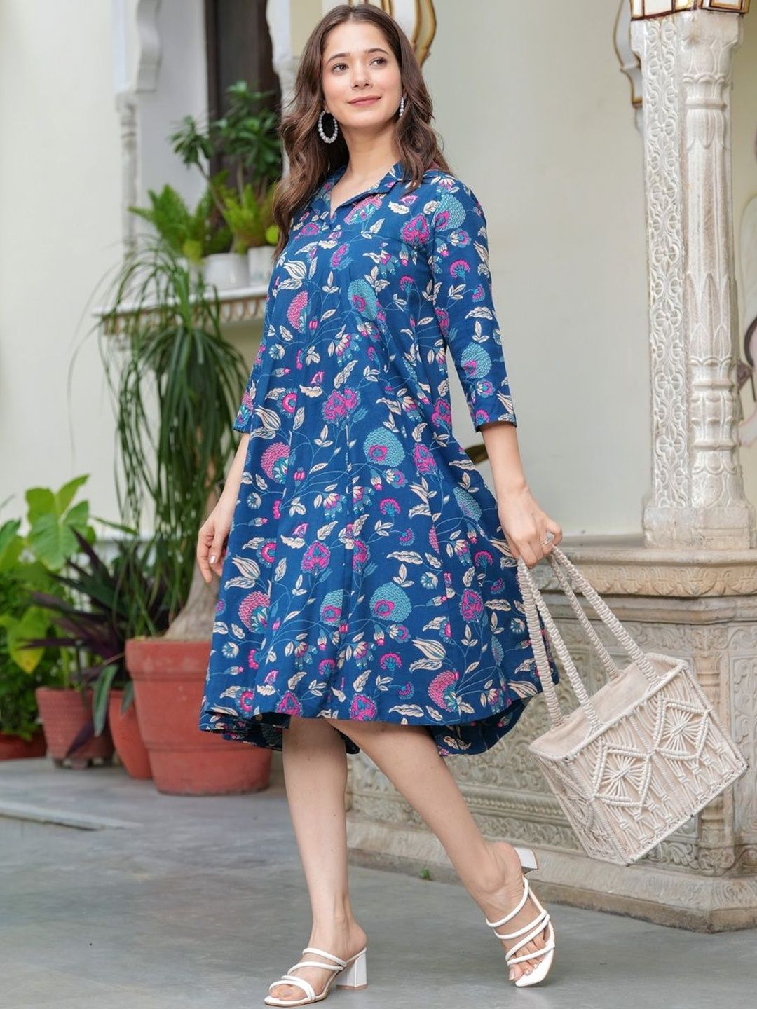 Demirner Women Floral Printed Sequinned Kurta-picture-29