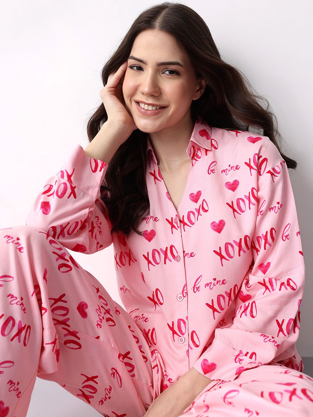 Mast & Harbour Typography Printed Pyjama Set-picture-31