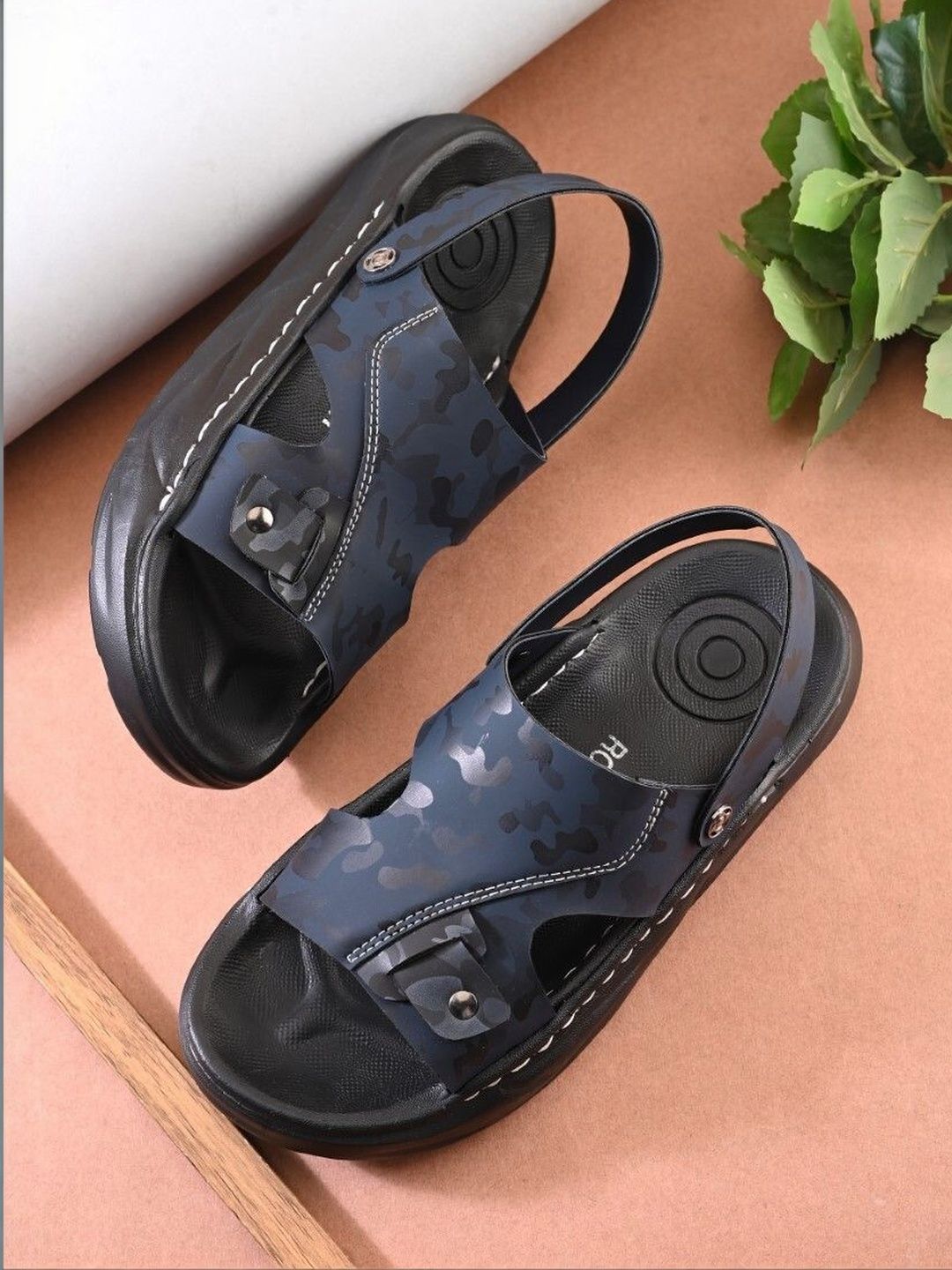The Roadster Lifestyle Co Men Round Toe Comfort Sandals-picture-18