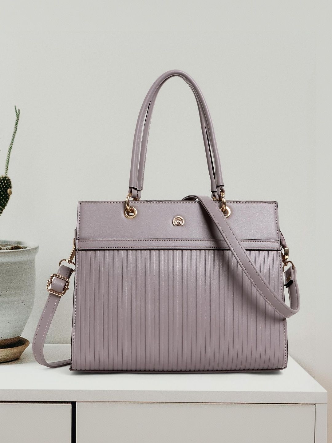 Martucci Textured Structured Handheld Bag-picture-12