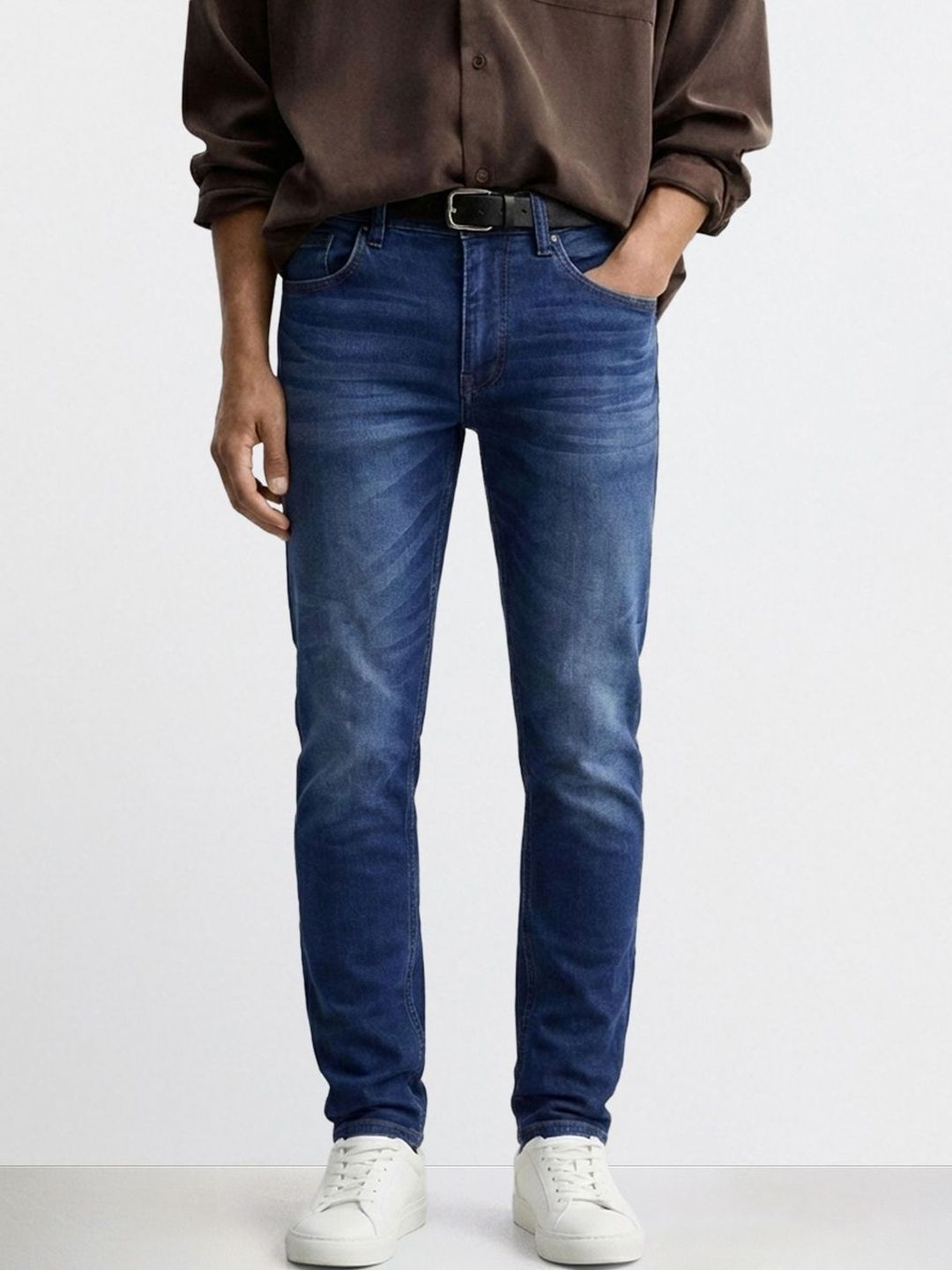 The Indian Garage Co Men Slim Fit Mid-Rise Light Fade Stretchable Jeans-picture-34