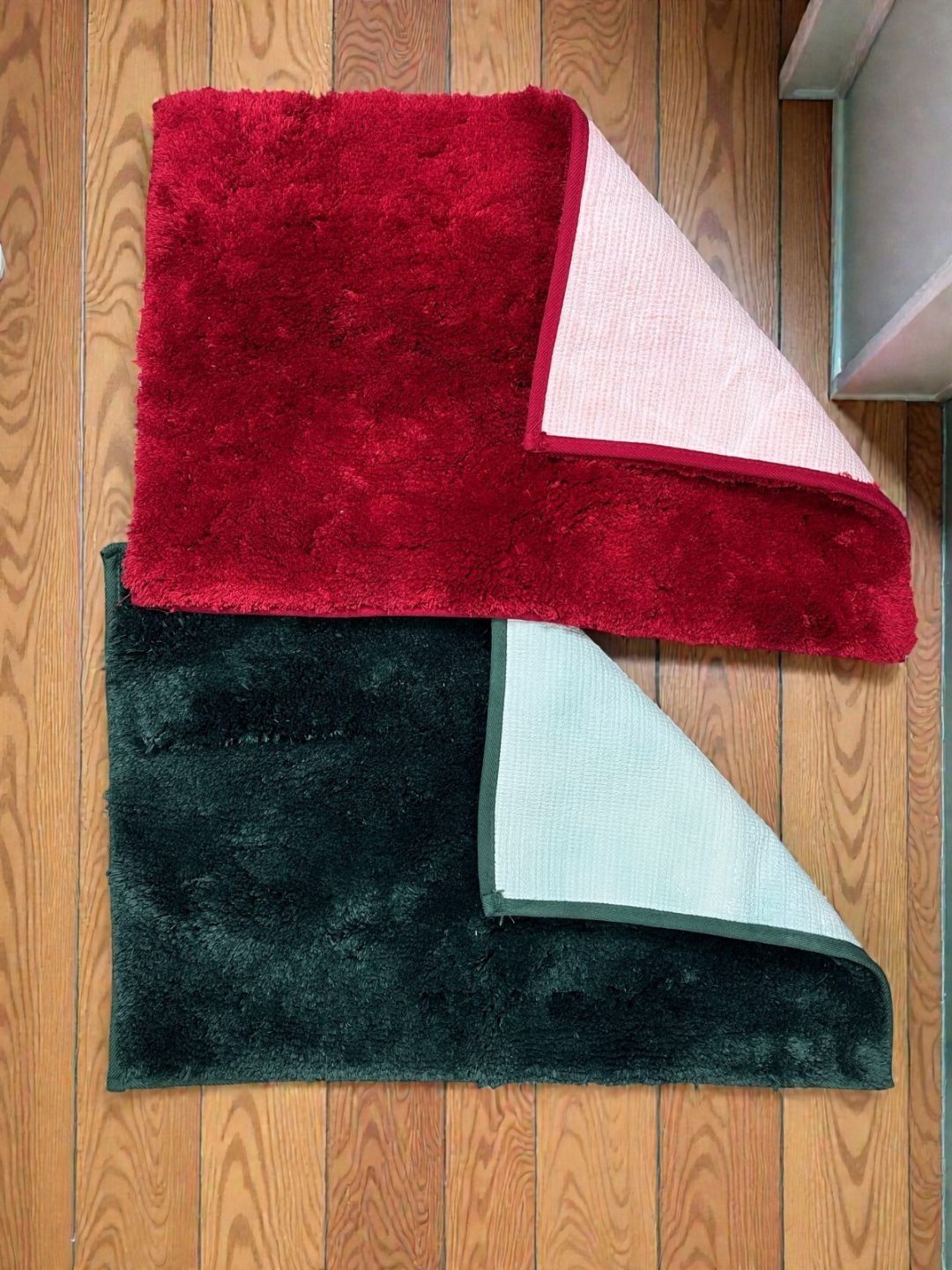 SENSES 2-Pcs Green & Red 1180 GSM Anti-Skid Bath Rugs-image-17
