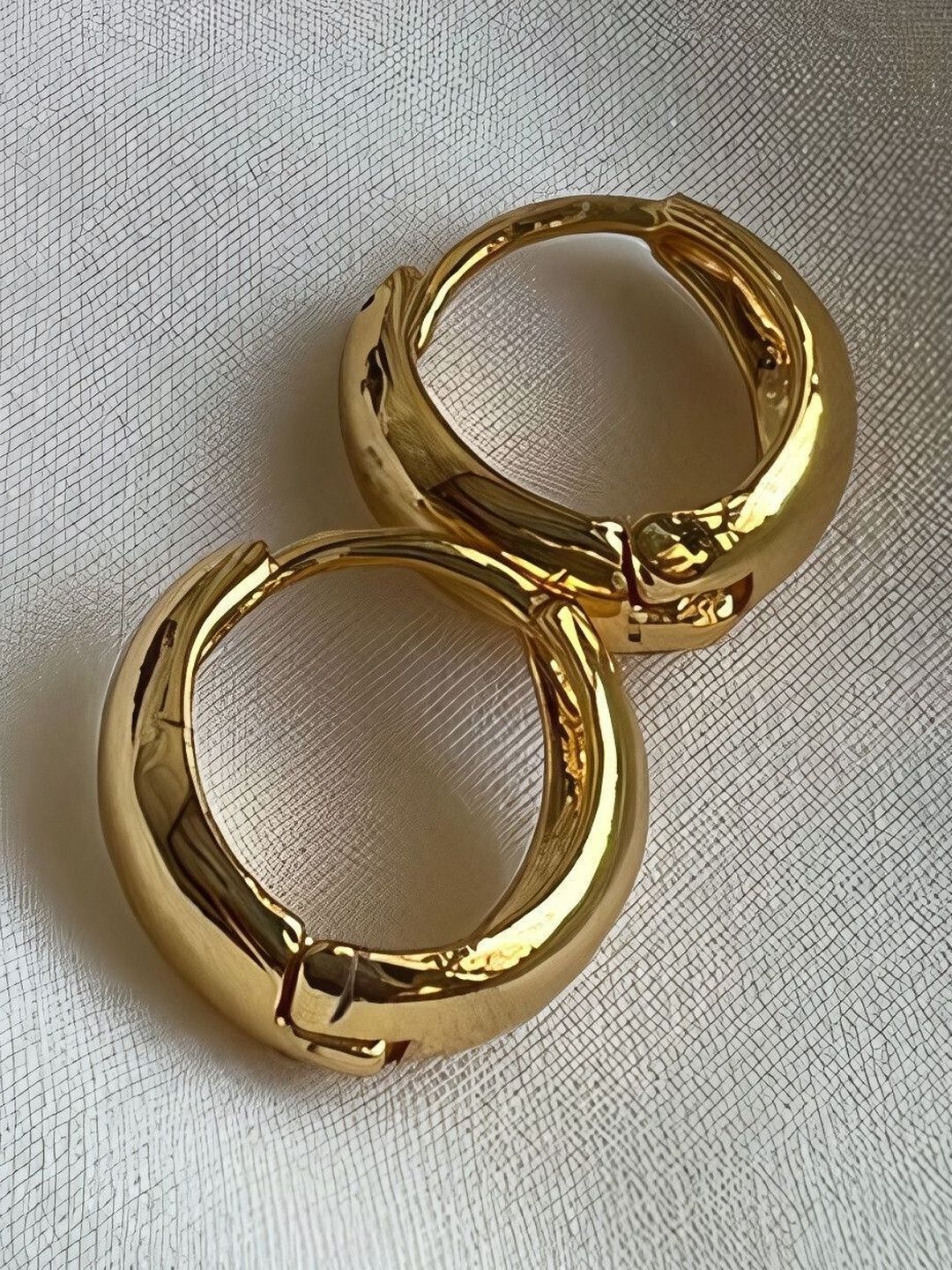 HELMONT Circular Hoop Earrings-picture-5