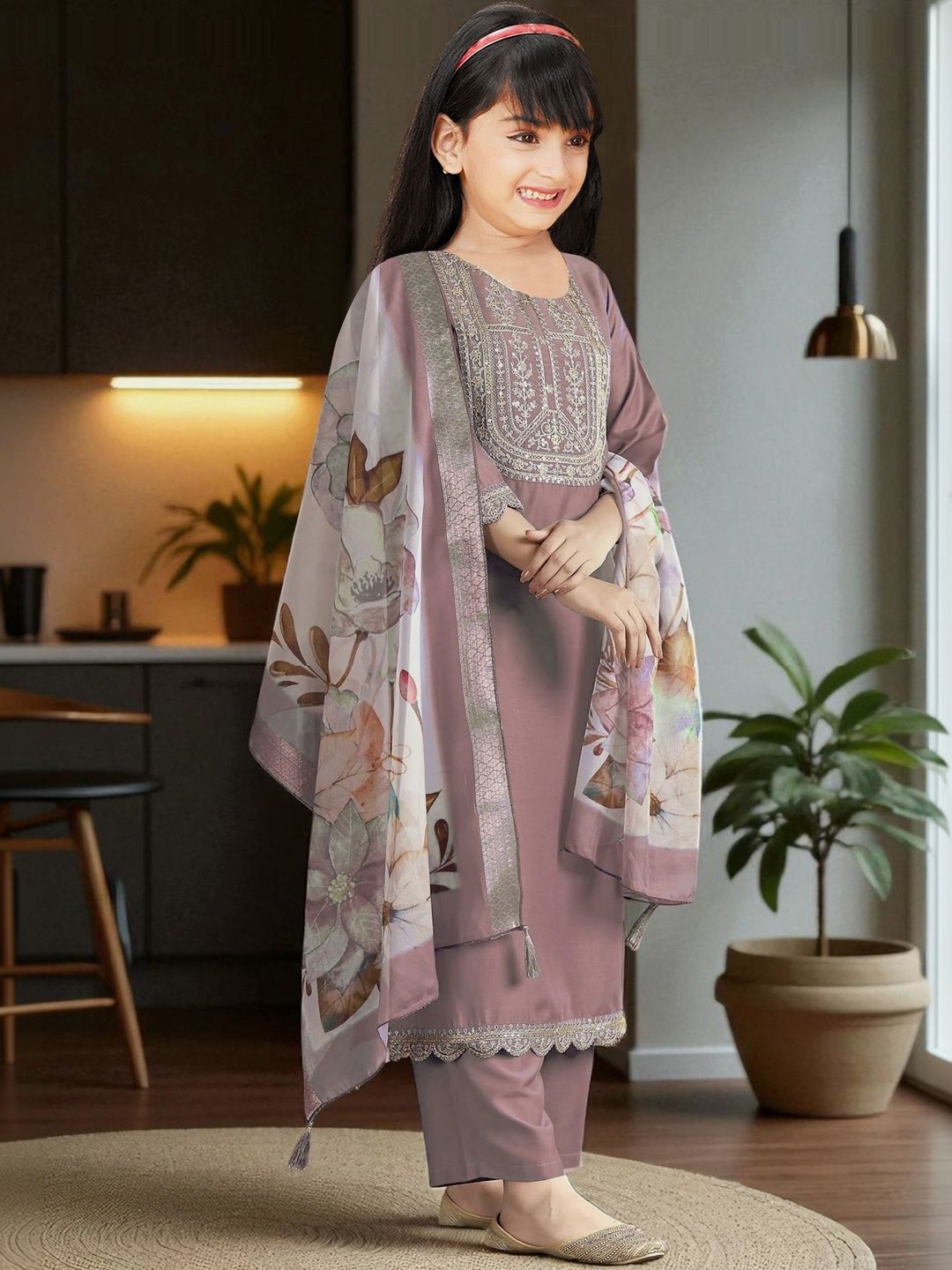Vetrokart Girls Ethnic Motifs Embroidered Regular Thread Work Kurta with Trousers & With Dupatta-picture-23
