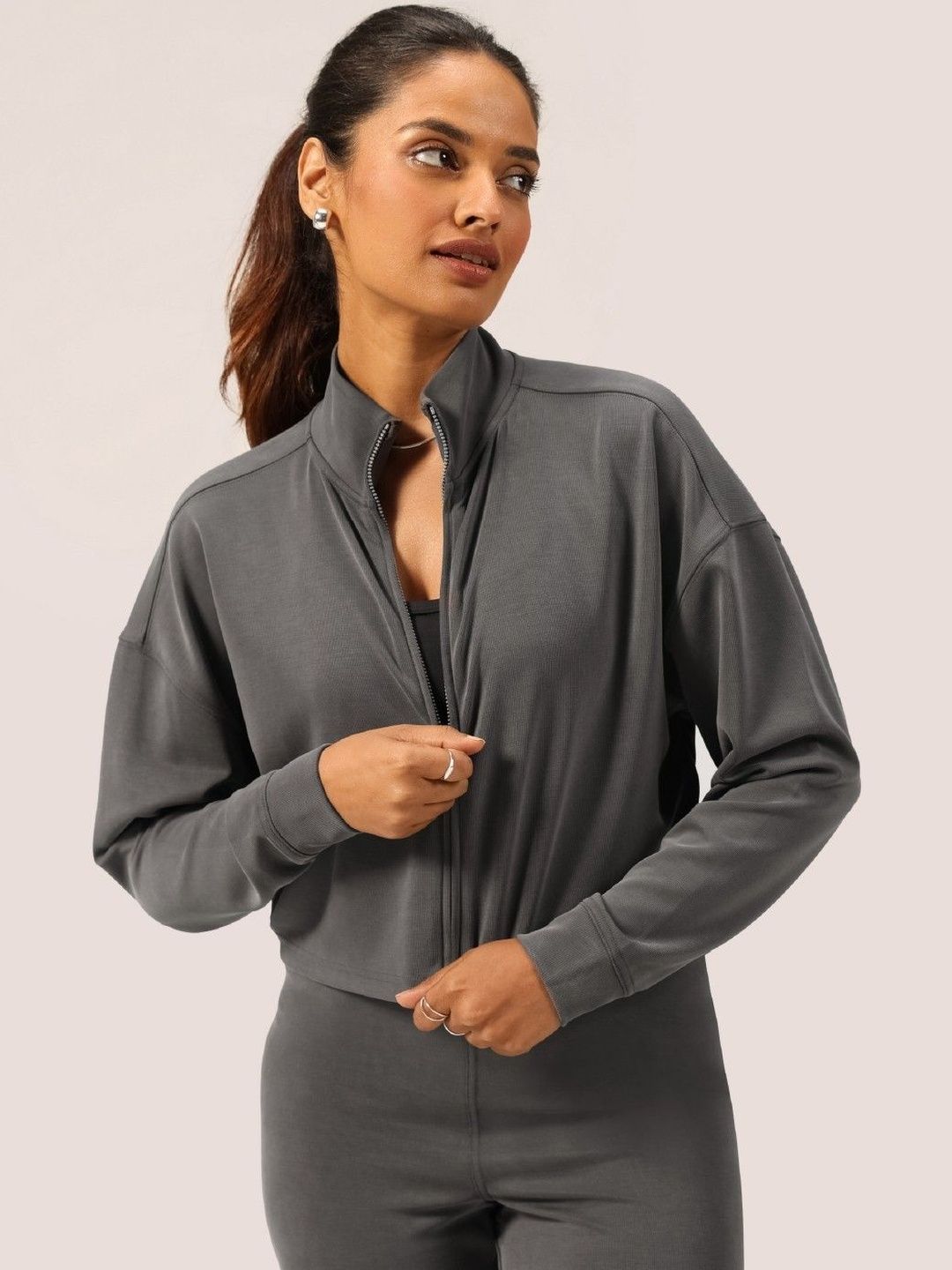 Blissclub Women Lightweight Crop Outdoor Cape Jacket-picture-10