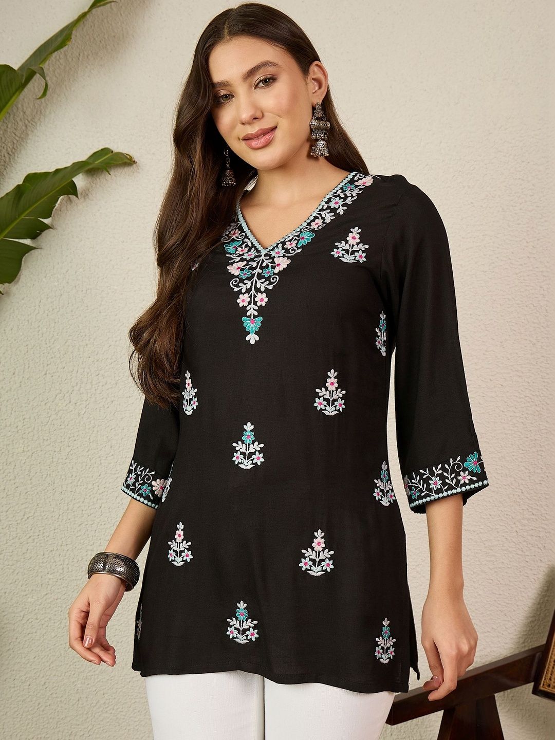 Anouk Floral Embroidered V-Neck Thread Work Liva Thread Work Kurti-image-36