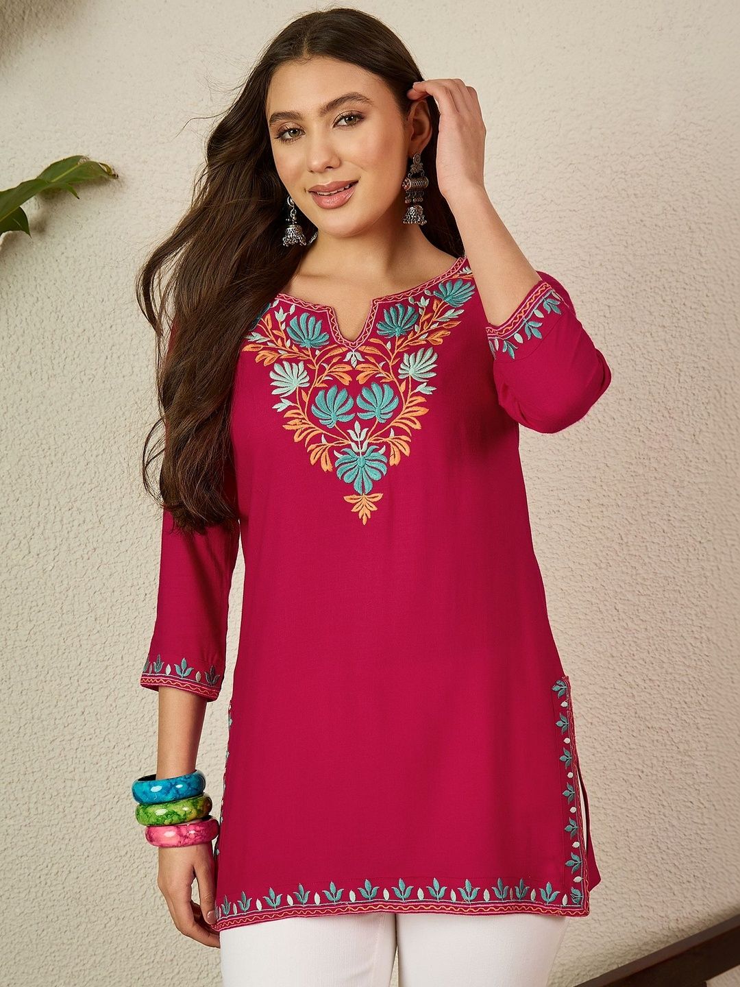 Anouk Floral Embroidered V-Neck Thread Work Thread Work Kurti-picture-23