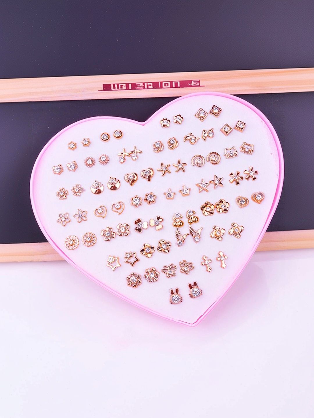 HELMONT Quirky Studs-picture-0