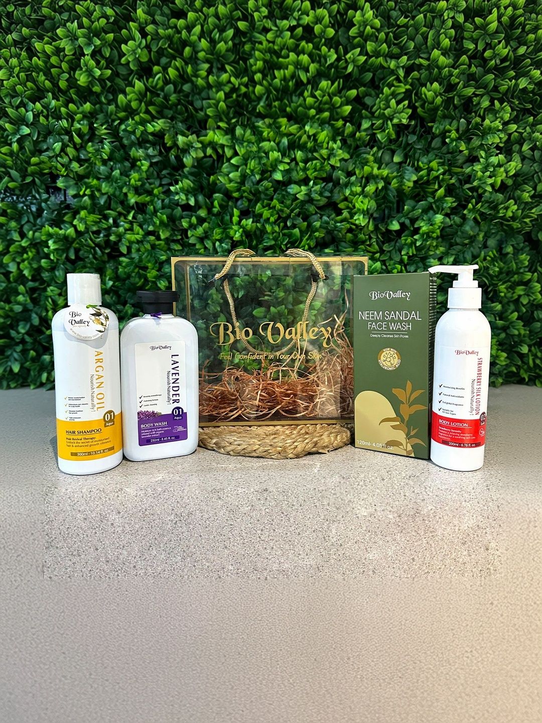 Bio Valley Set Of 4 Shampoo Body Lotion Face Wash & Body Wash Glow Gift Box-image-21