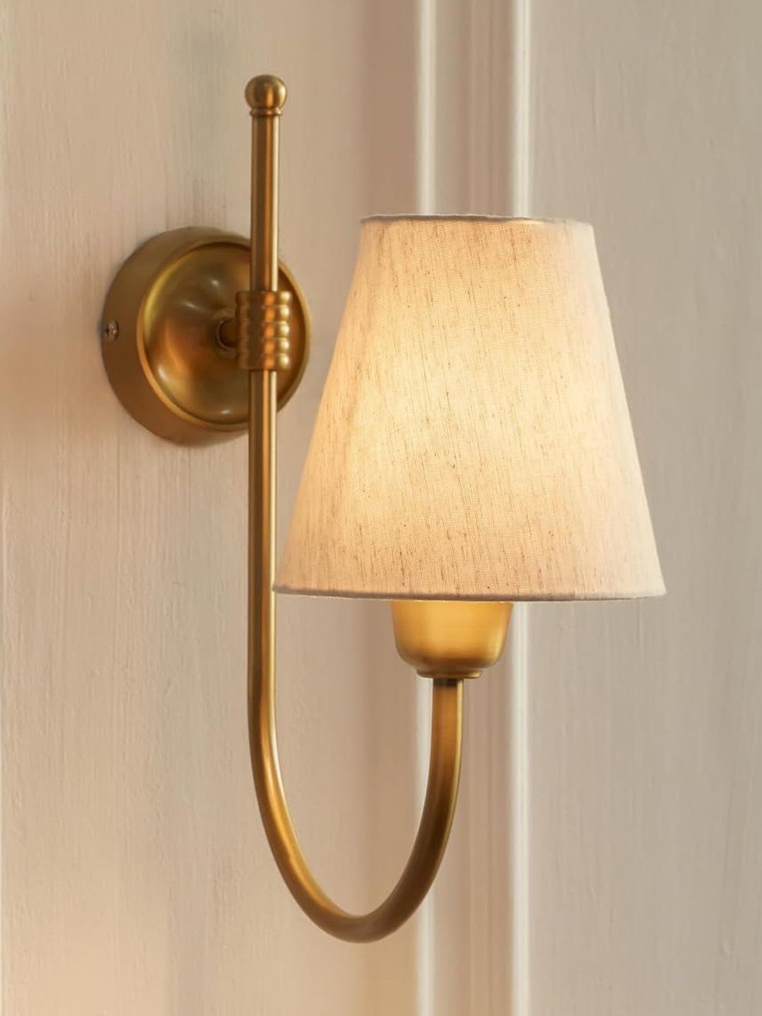 Divine Trends Gold-Toned & Gold-Toned Textured Aluminium Contemporary Frustum Shaped Wall Lamp-picture-49