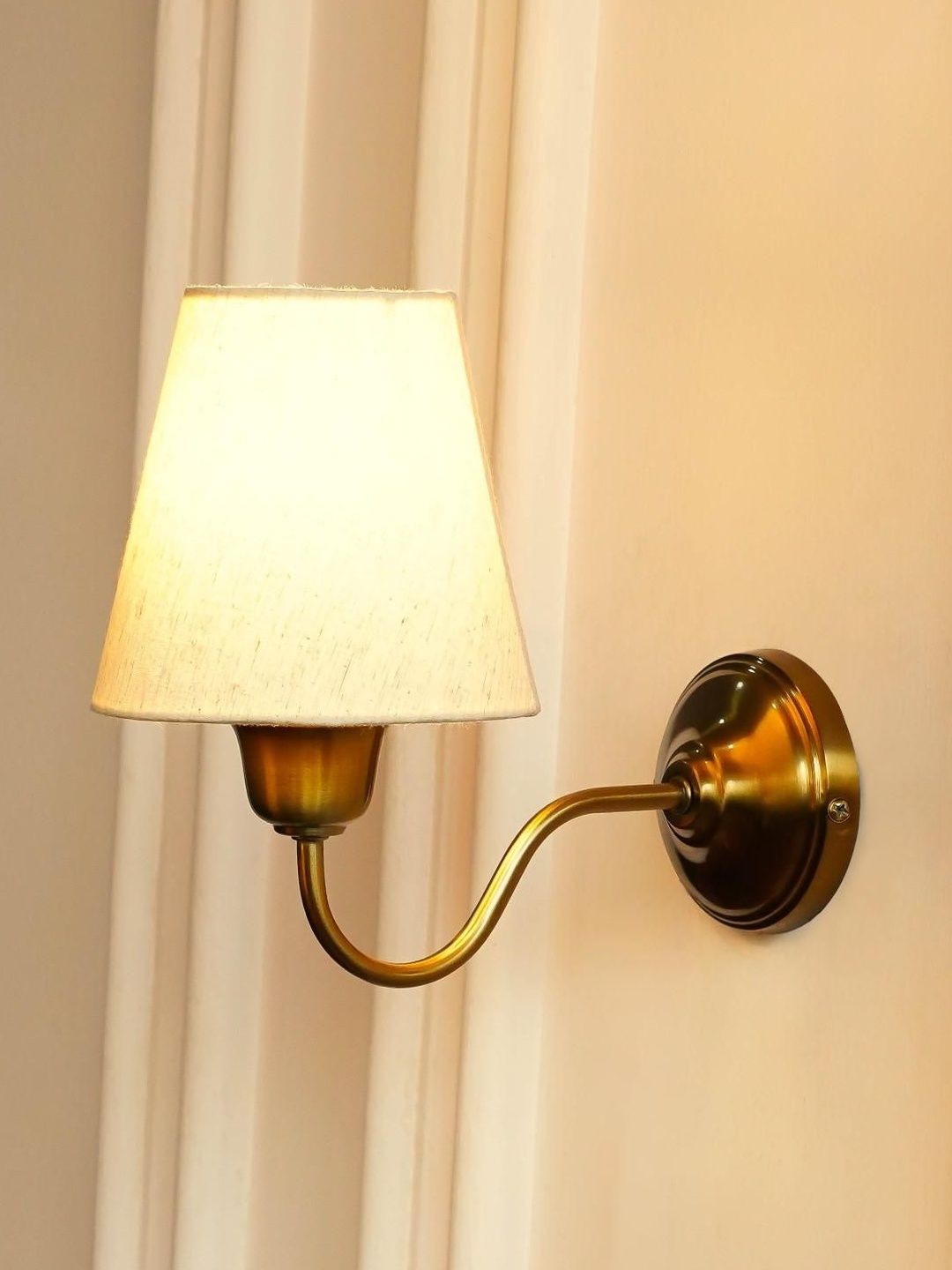 Divine Trends Gold-Toned & Bronze-Toned Textured Aluminium Contemporary Frustum Shaped Wall Lamp-picture-26
