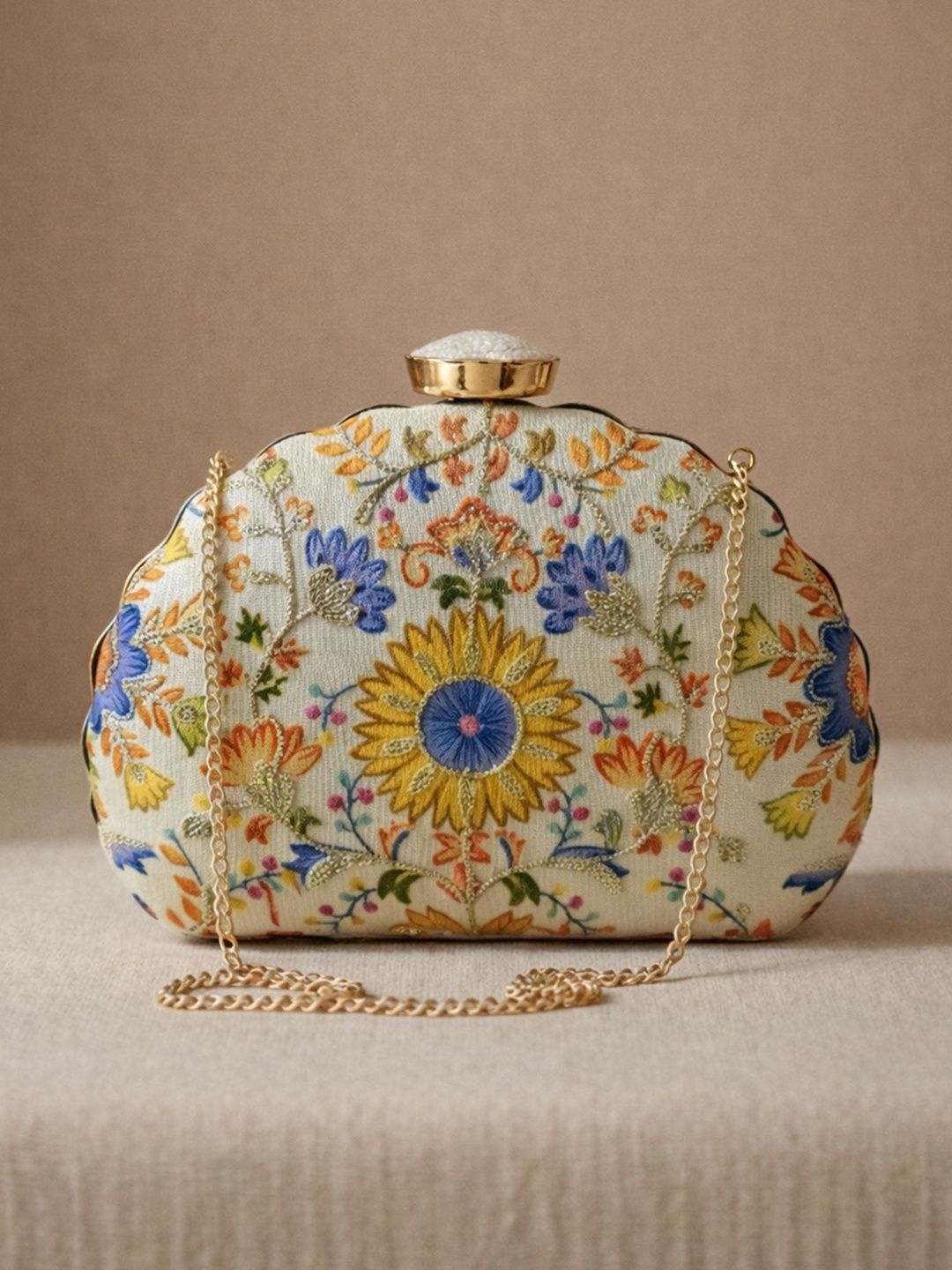 ARTKLIM Embroidered Box Clutch-picture-43