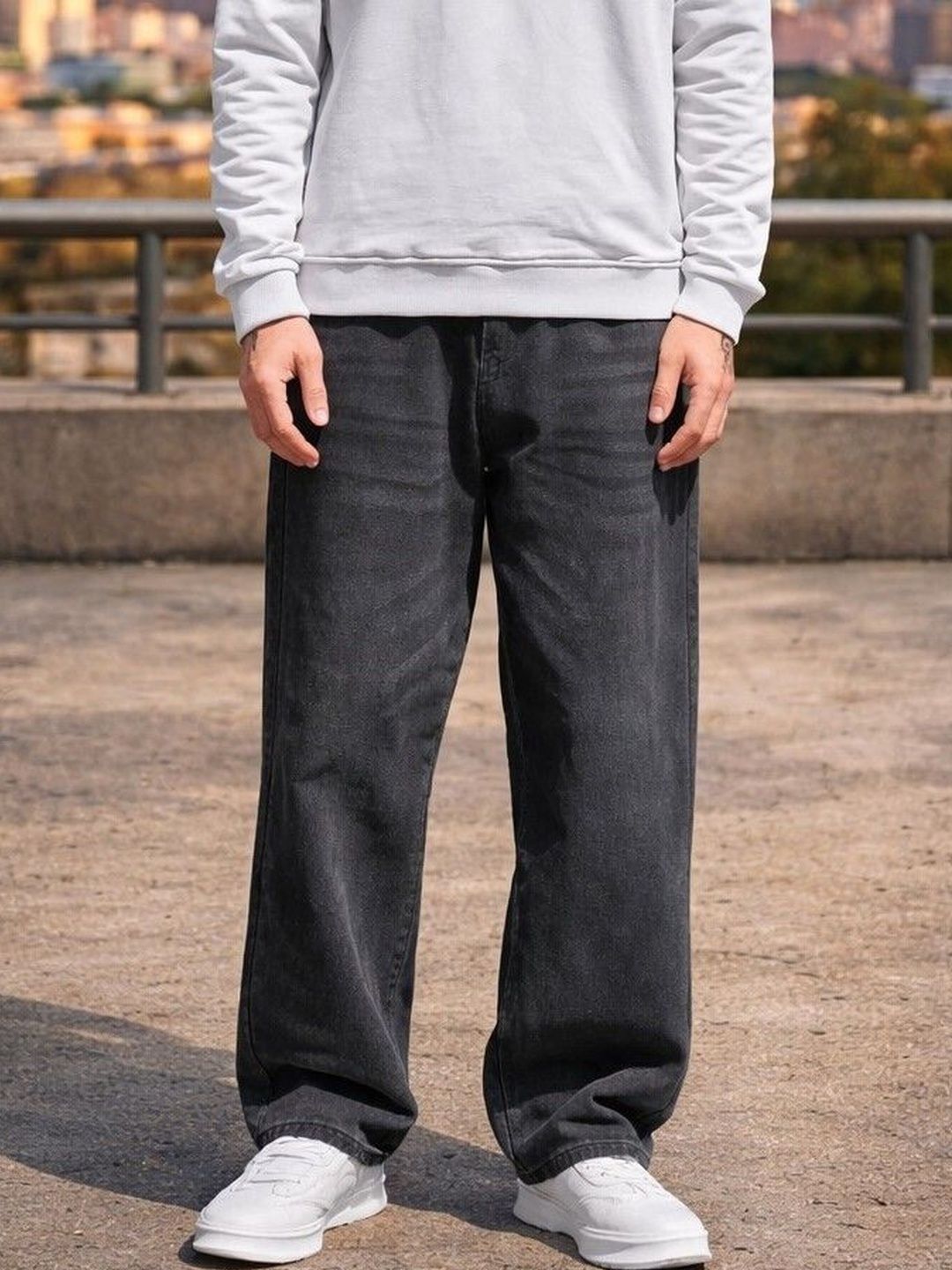 DAIME Men Relaxed Fit Mid-Rise Light Fade Jeans-image-47